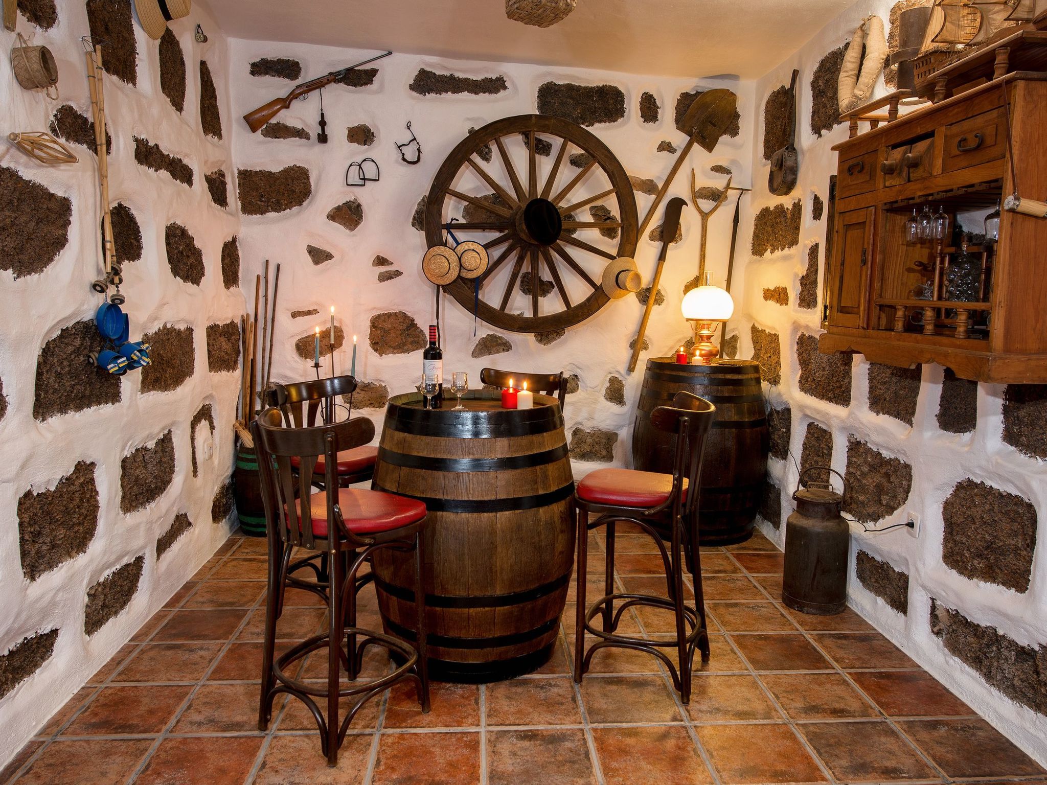 Exklusives Landhaus mit Garten und überdachter Terrasse sowie schöner Aussicht-Image-tags.info