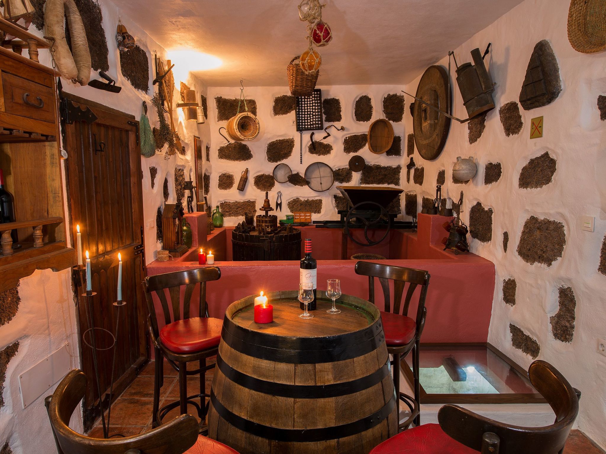 Exklusives Landhaus mit Garten und überdachter Terrasse sowie schöner Aussicht-Image-tags.info