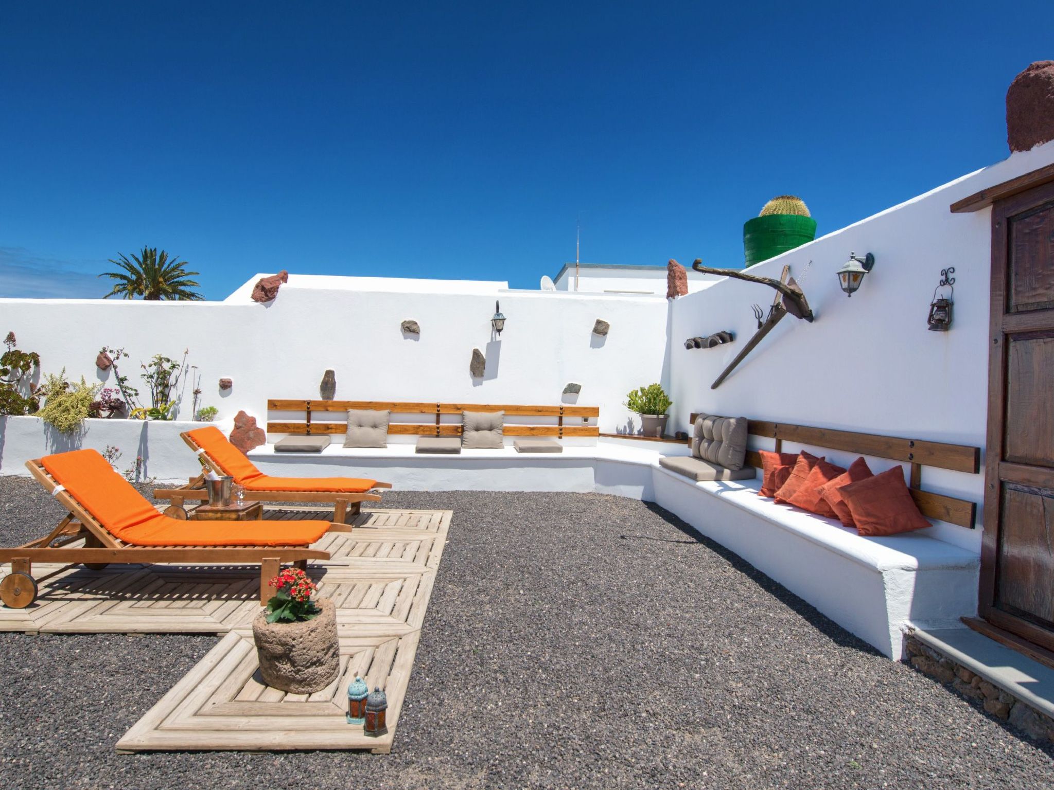 Exklusives Landhaus mit Garten und überdachter Terrasse sowie schöner Aussicht-Image-tags.info