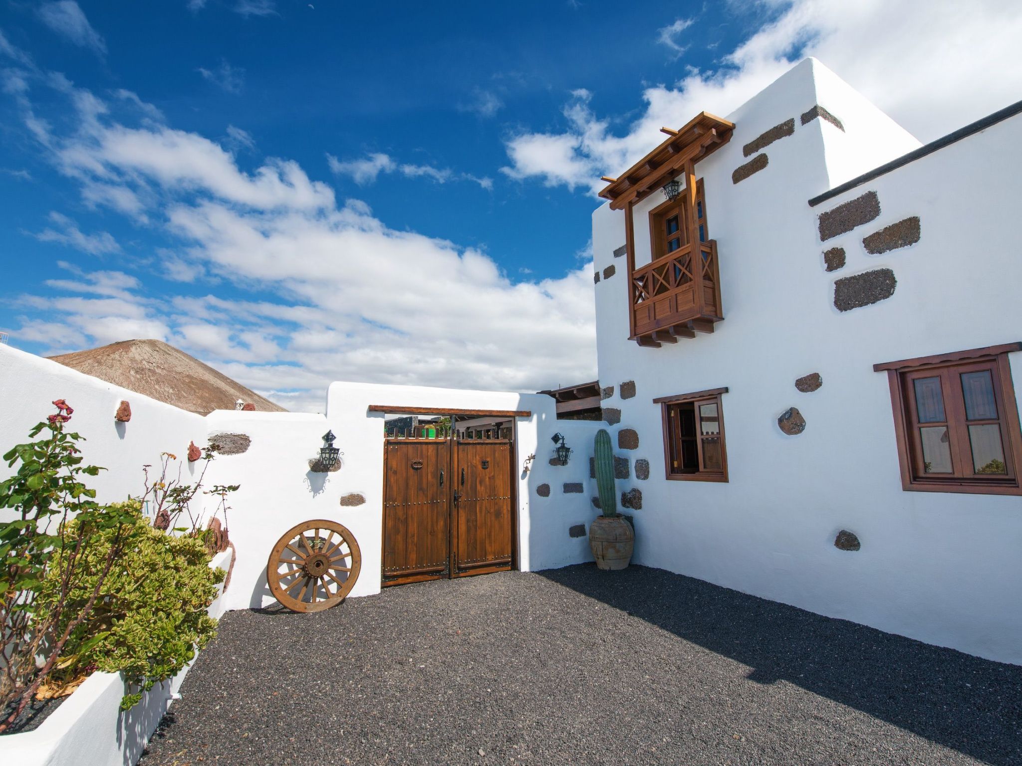 Exklusives Landhaus mit Garten und überdachter Terrasse sowie schöner Aussicht