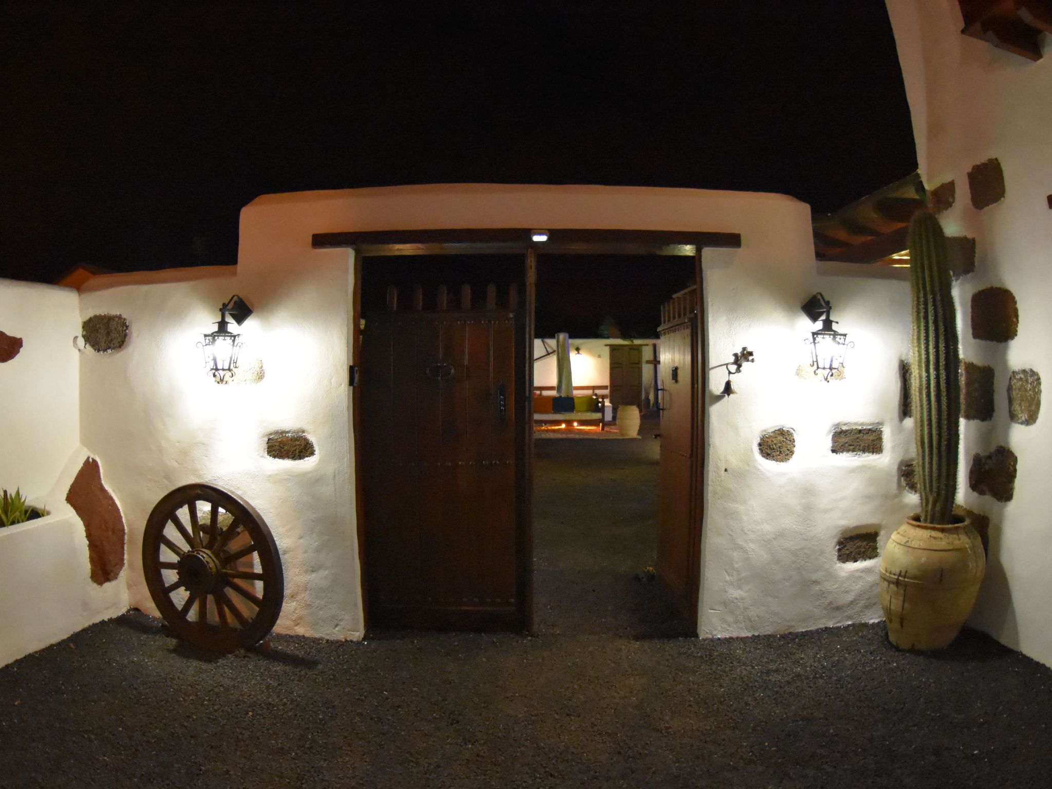 Exklusives Landhaus mit Garten und überdachter Terrasse sowie schöner Aussicht-Buiten