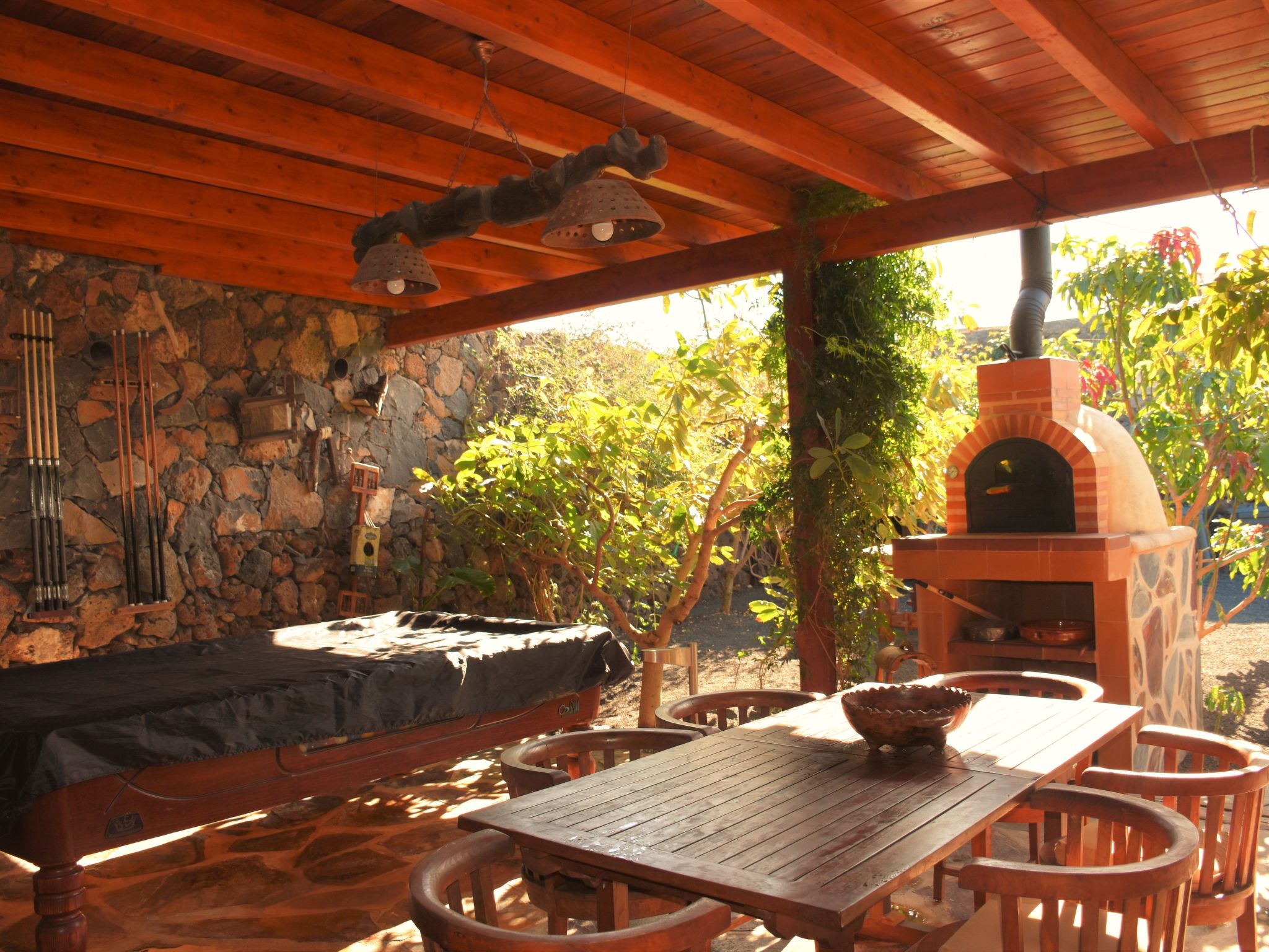 Exklusives Landhaus mit Garten und überdachter Terrasse sowie schöner Aussicht-Buiten