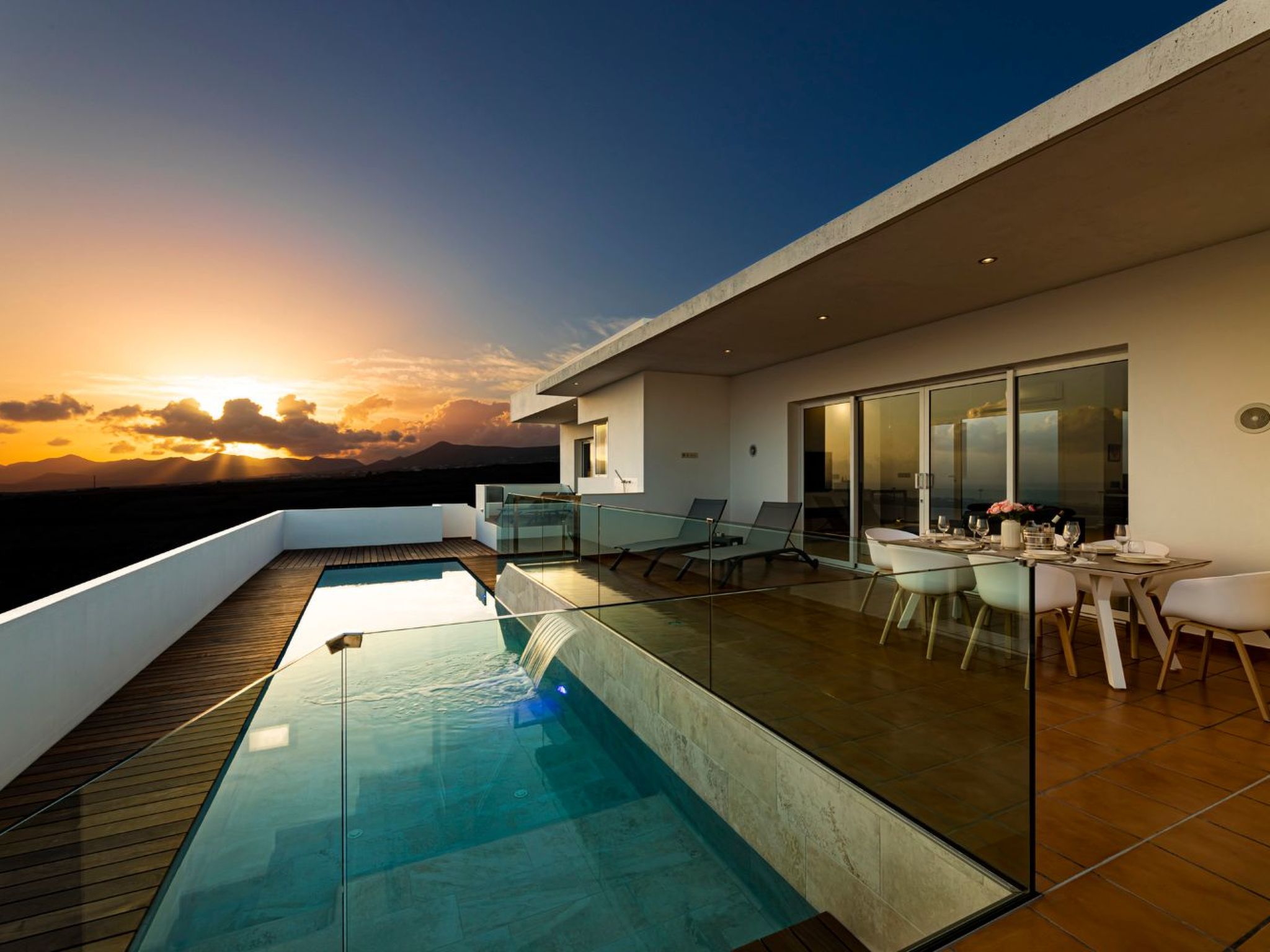 Villa Suite Isabela mit beheiztem Pool-Drinnen