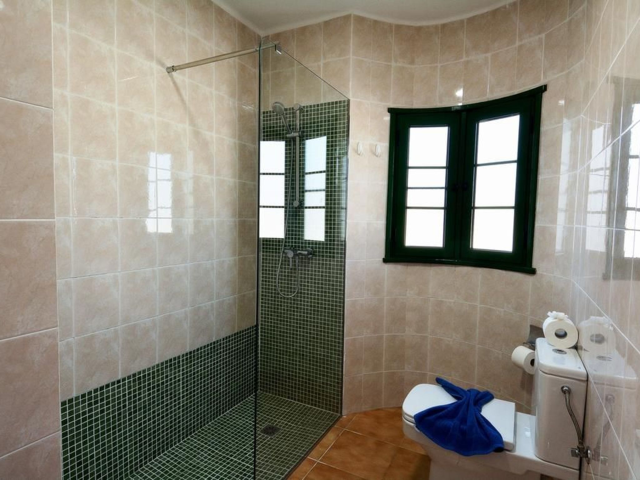 Wohnung mit Terrasse für 2 Erwachsene und 1 Kind - Image 2