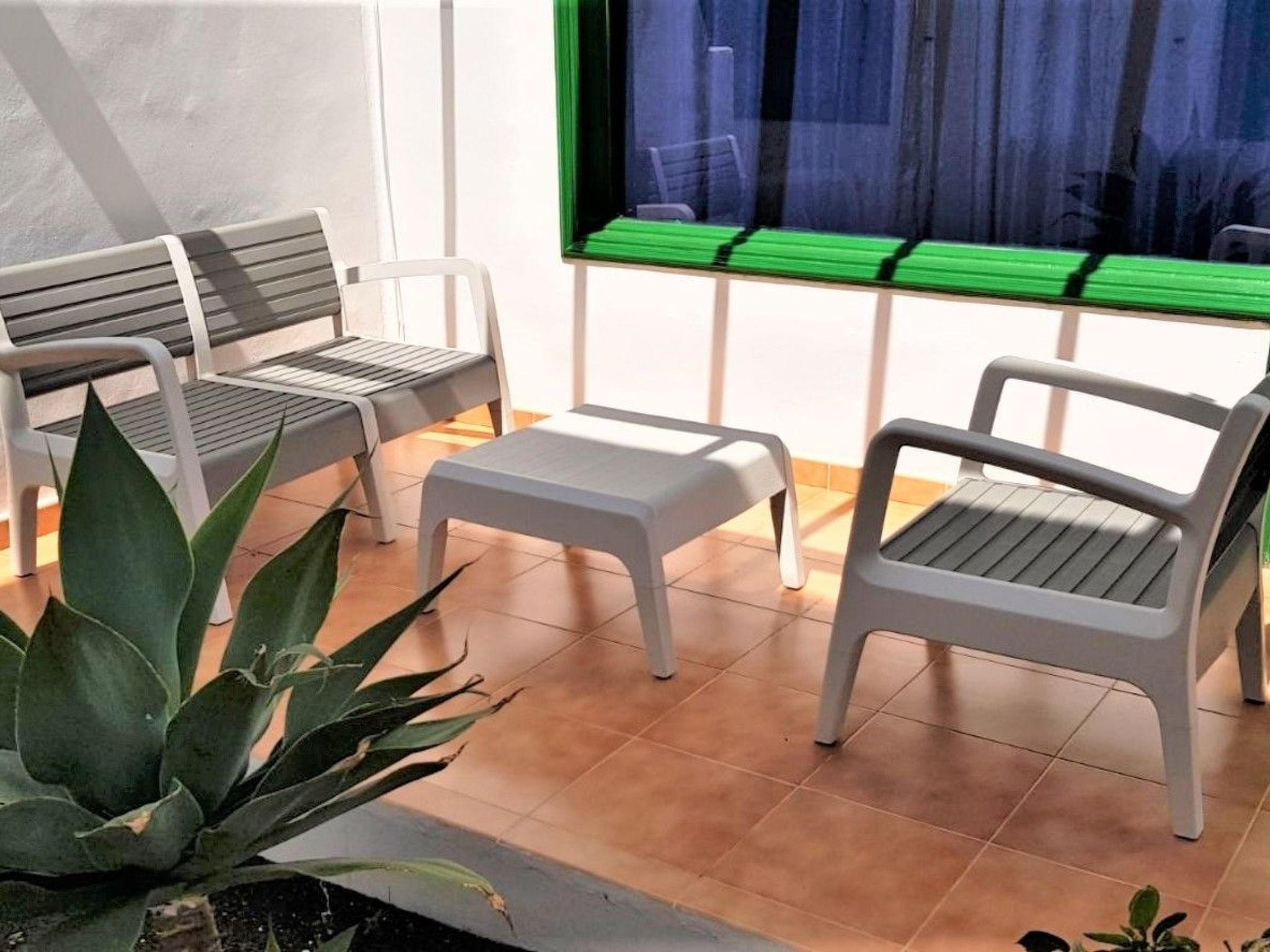 Wohnung mit Terrasse für 2 Erwachsene und 1 Kind — Terrace (2 of 7)