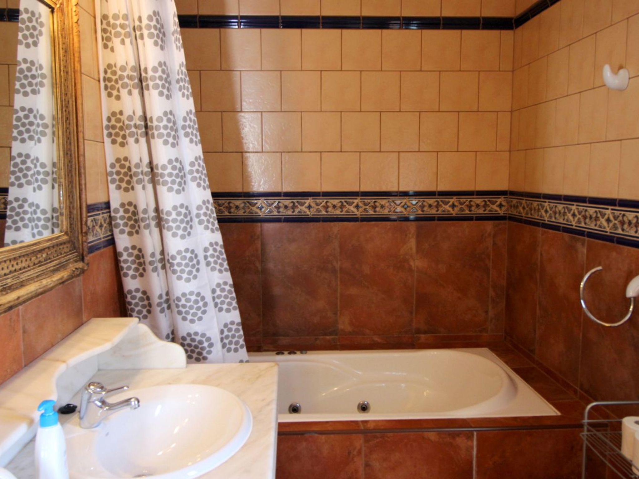 Appartement mit Blick auf das Wasser-Image-tags.info