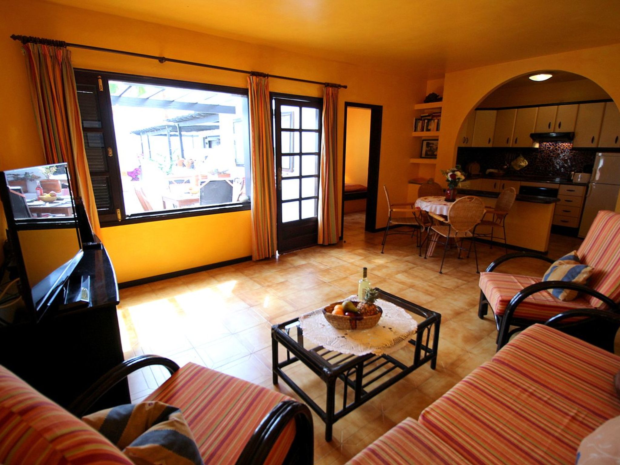 Appartement mit Blick auf das Wasser-Image-tags.info