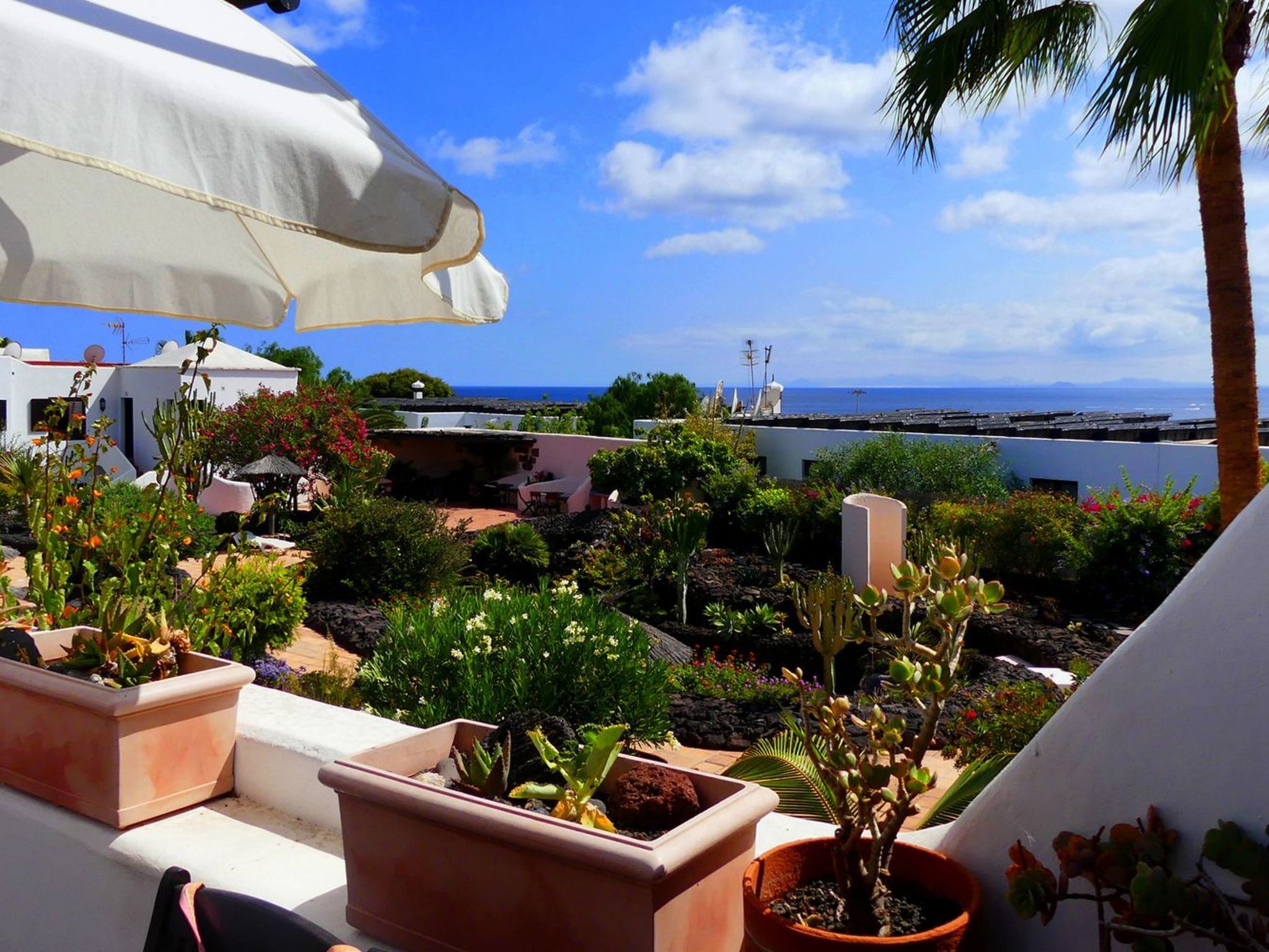 Appartement mit Blick auf das Wasser-Image-tags.info