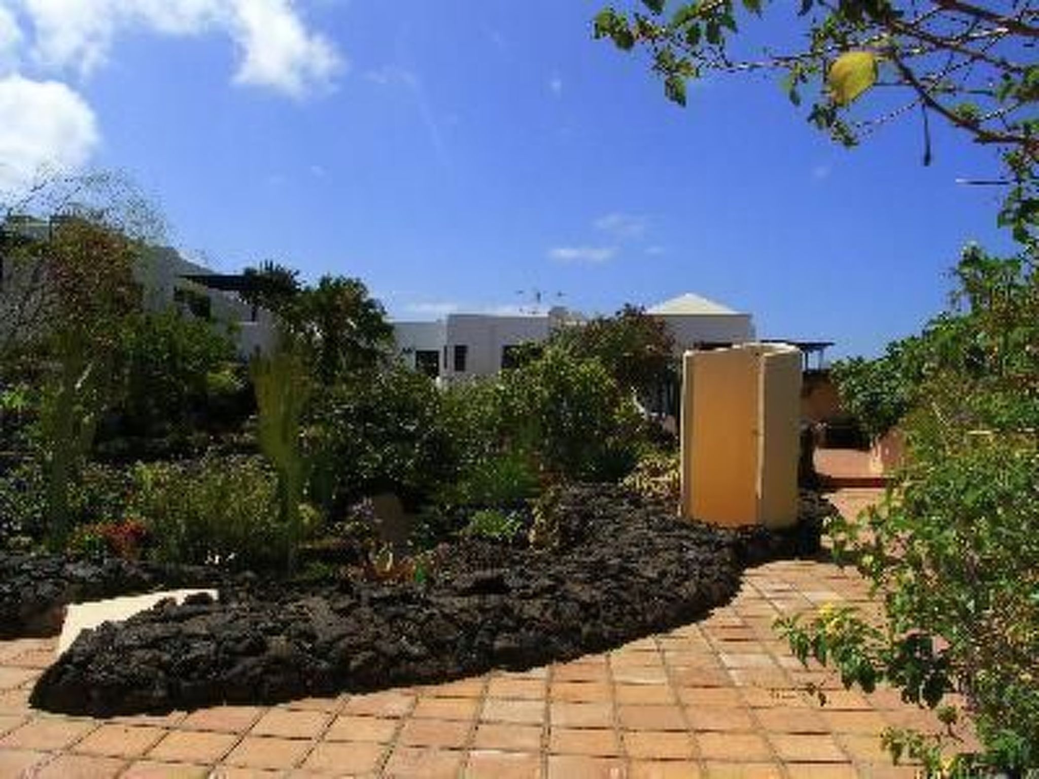 Appartement mit Blick auf das Wasser-Image-tags.info