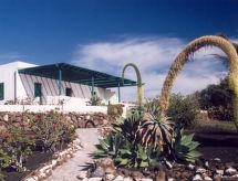 Finca mit Pool und herrlichem Meerblick