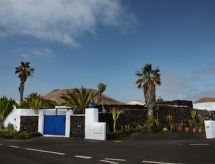 Historisch hoekhuis aan zee in Casas de las Hoyas, Lanzarote - thumbnail 2
