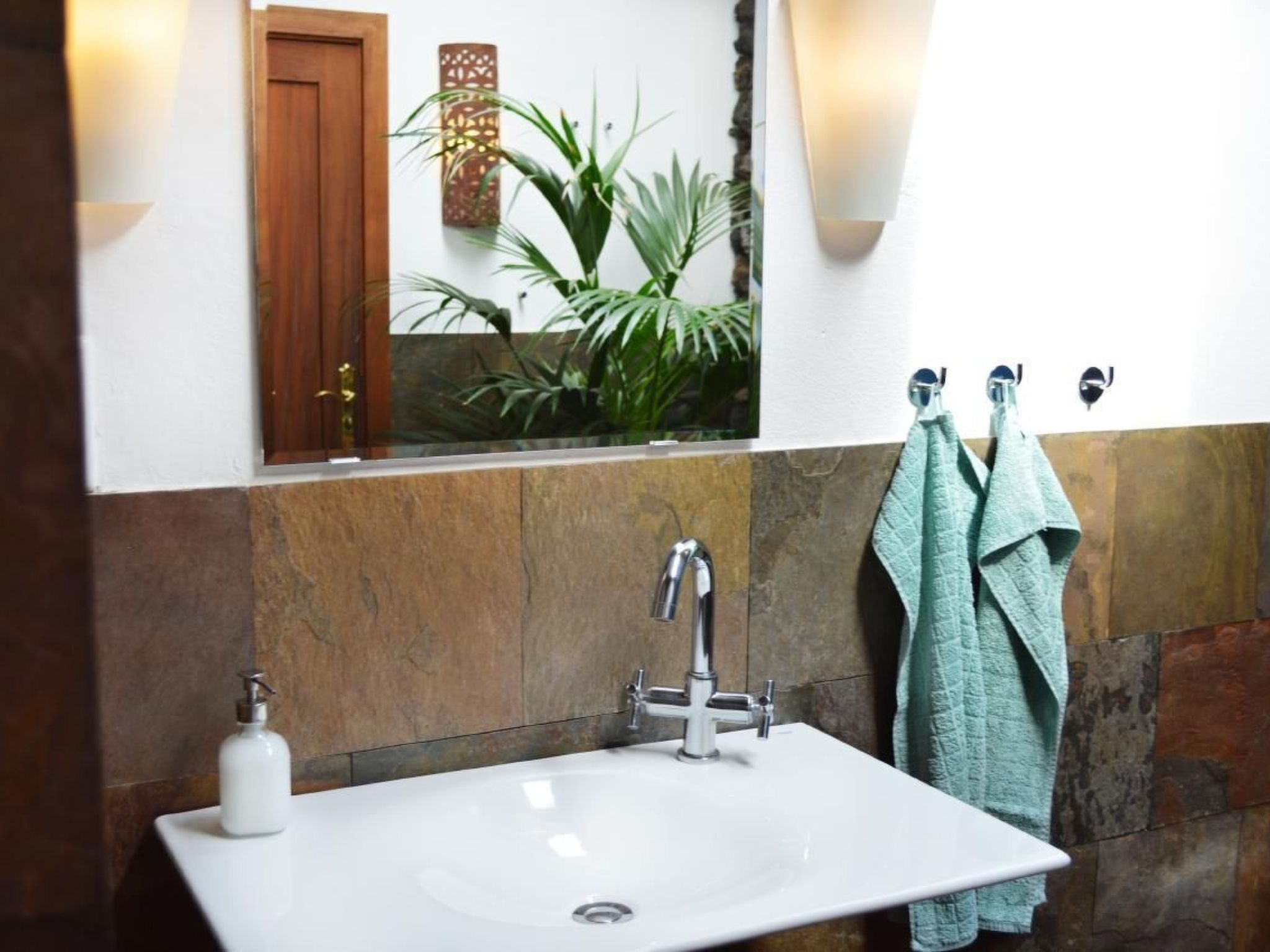 Appartement Casa Hibisco mit schönem Garten-Binnen