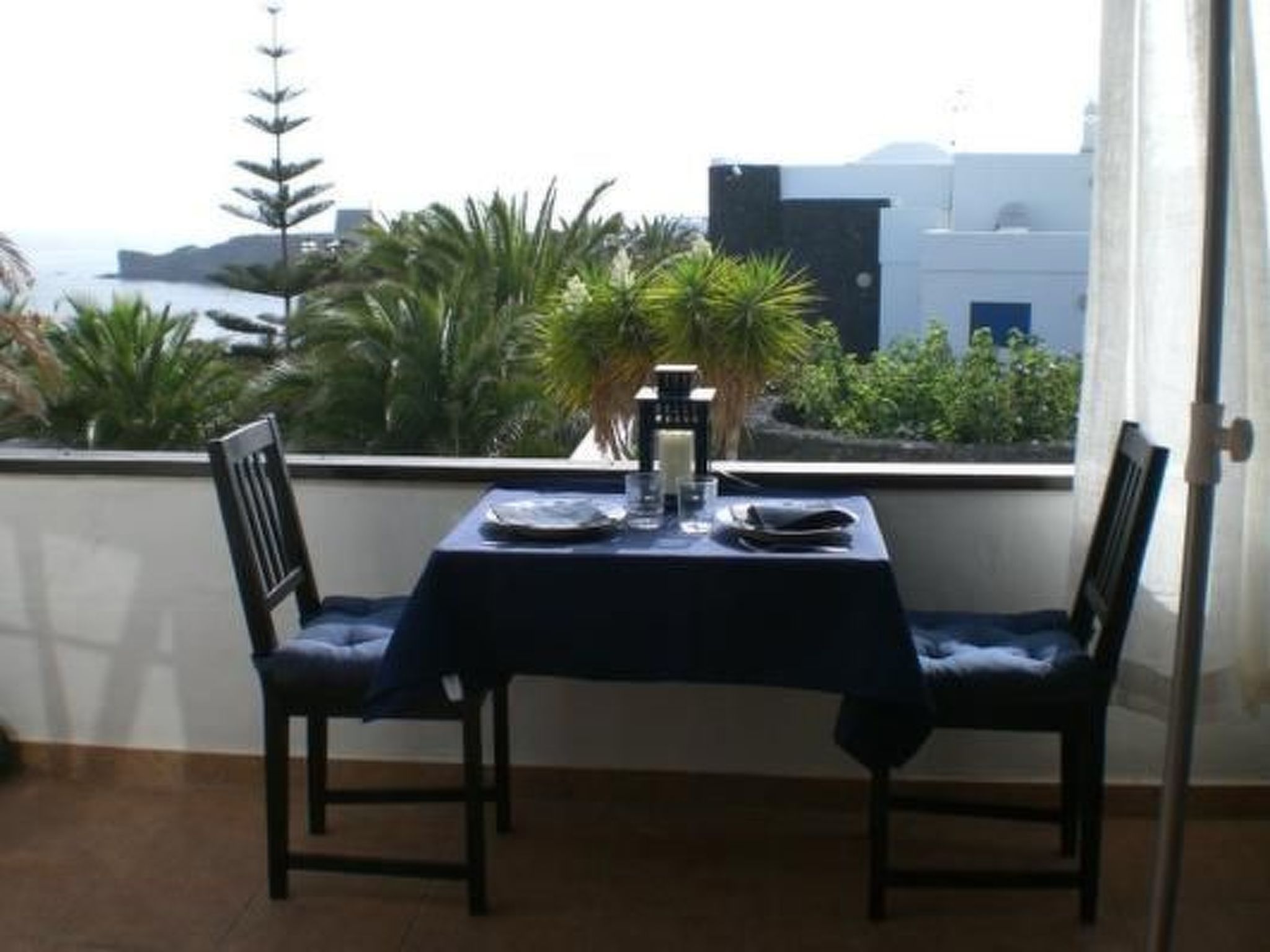 Schöne Wohnung in Playa Blanca mit Grill, Garten und Terrasse und Neben dem Str-Binnen