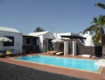 Villa mit Pool und herrlichem Meerblick