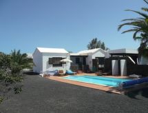Villa mit Pool und herrlichem Meerblick
