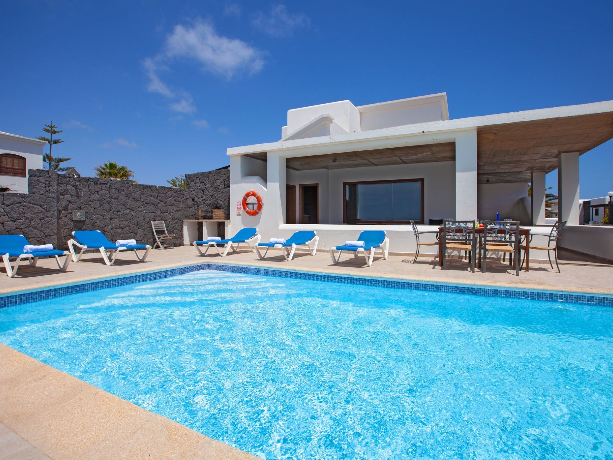 Wunderschöne, umweltfreundliche Villa am Meer-Binnen