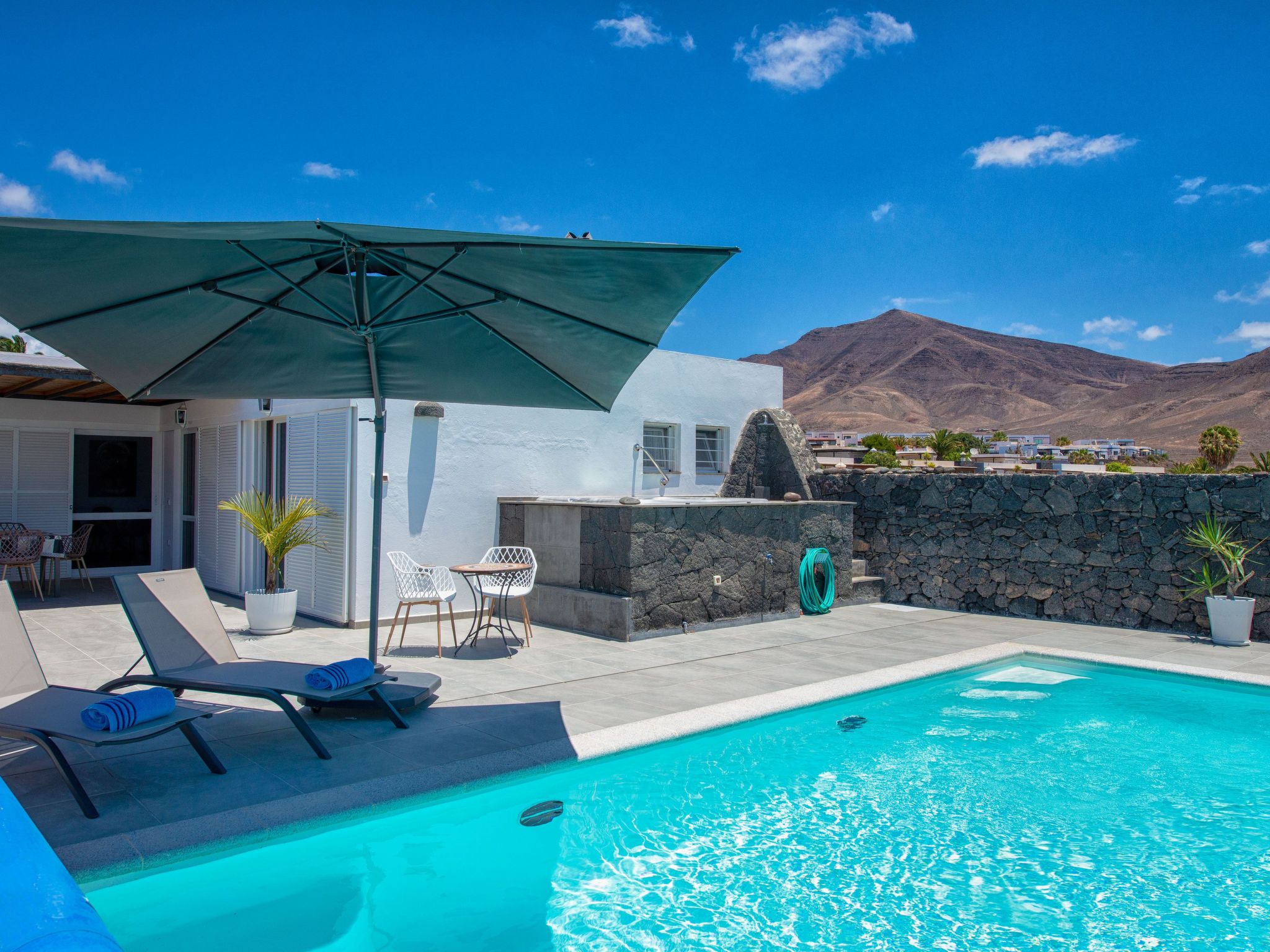 Photo of mit Whirlpool