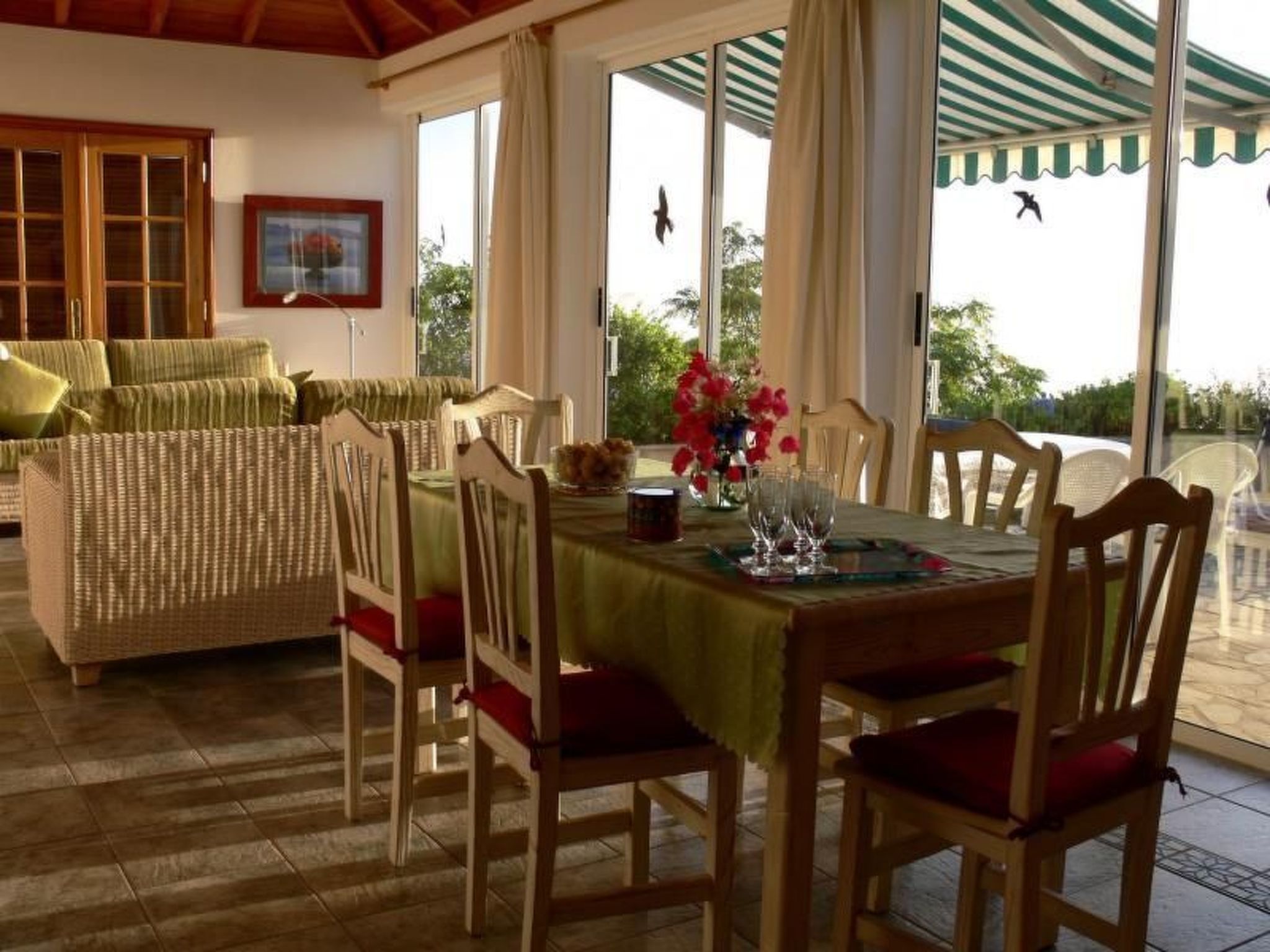 Anspruchsvolle Ferienvilla mit Panoramablick-Image-tags.info