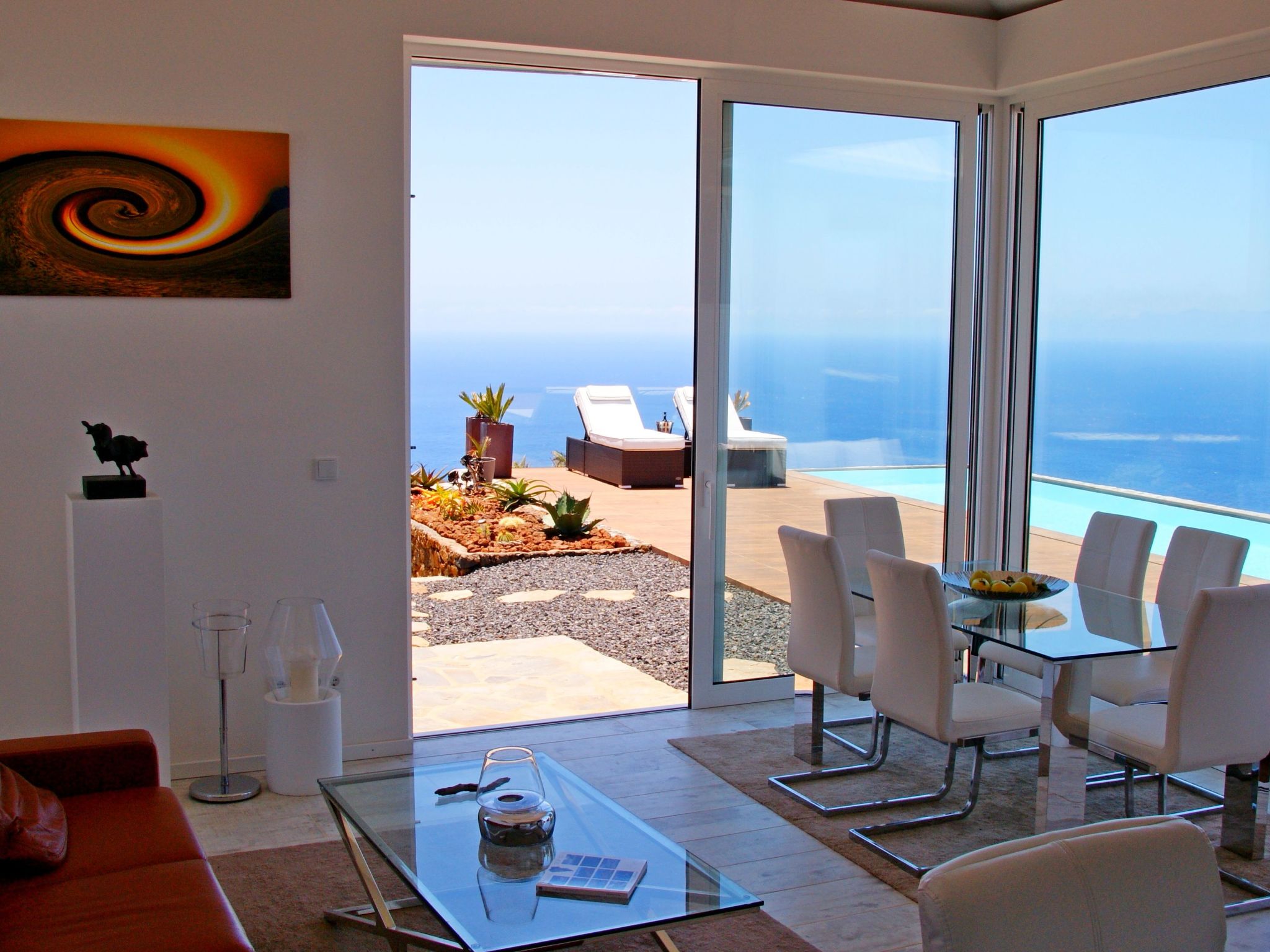 Moderne Architekten-Villa mit Infinity-Pool und Meerblick-Image-tags.info