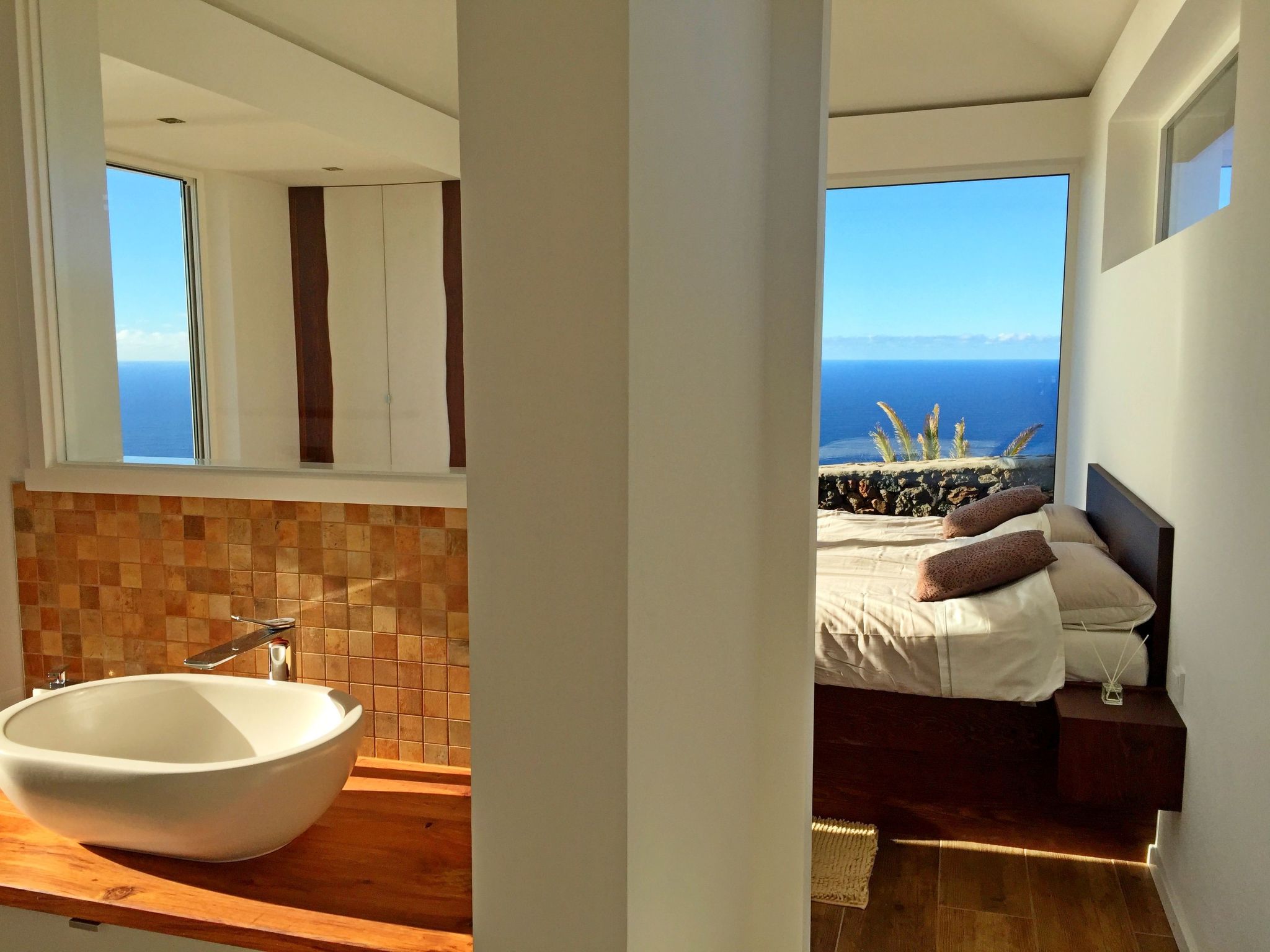 Moderne Architekten-Villa mit Infinity-Pool und Meerblick-Image-tags.info