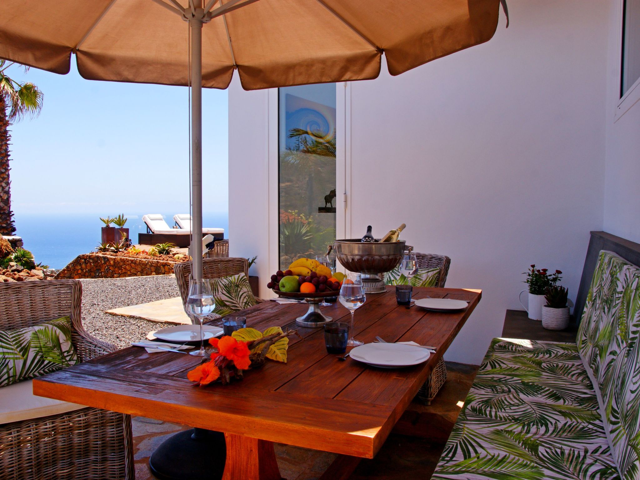 Moderne Architekten-Villa mit Infinity-Pool und Meerblick-Image-tags.info