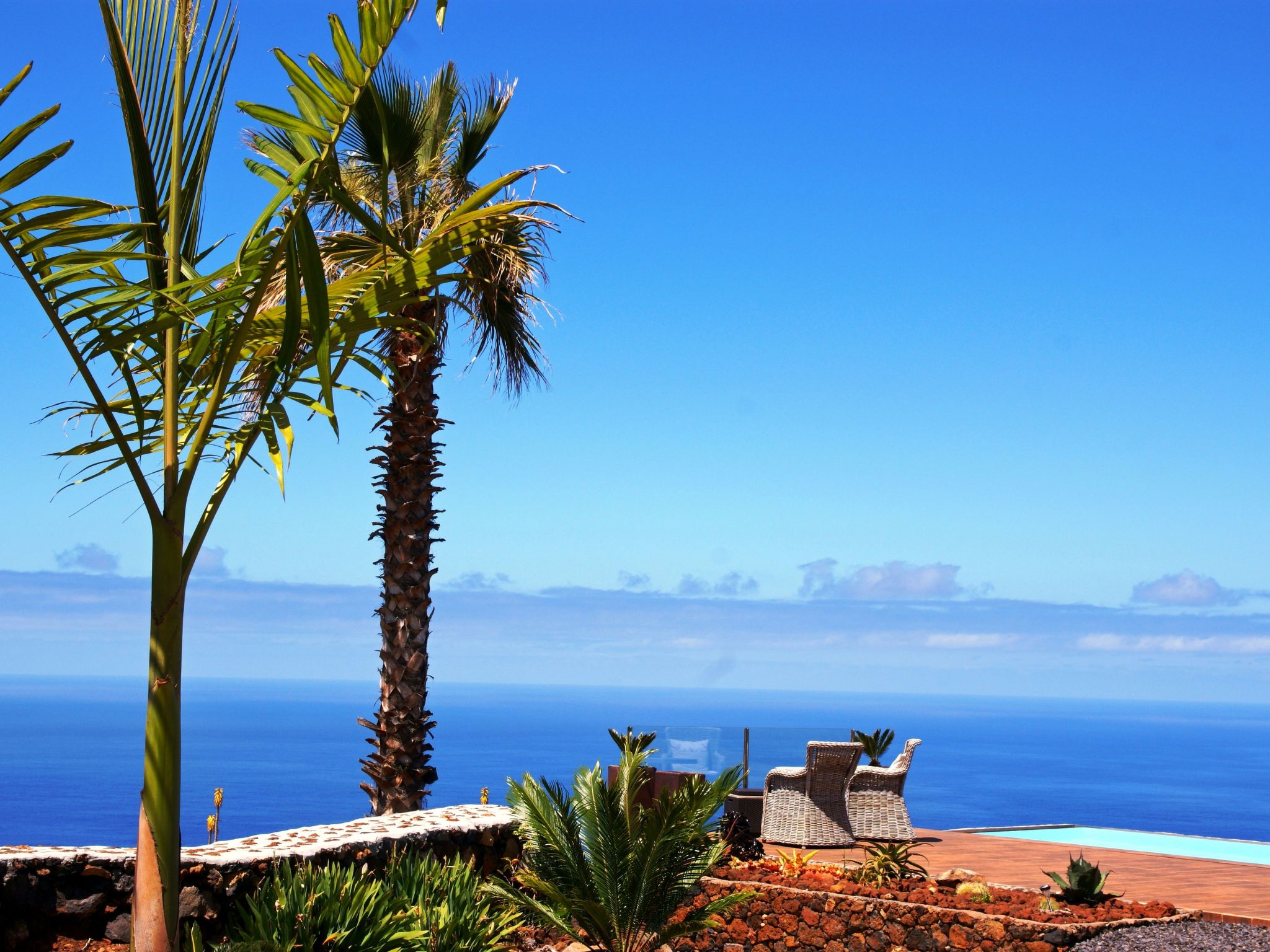 Moderne Architekten-Villa mit Infinity-Pool und Meerblick-Image-tags.info