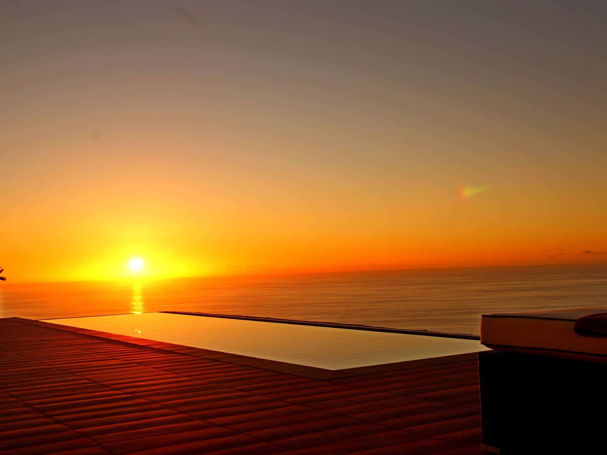 Moderne Architekten-Villa mit Infinity-Pool und Meerblick-Image-tags.info