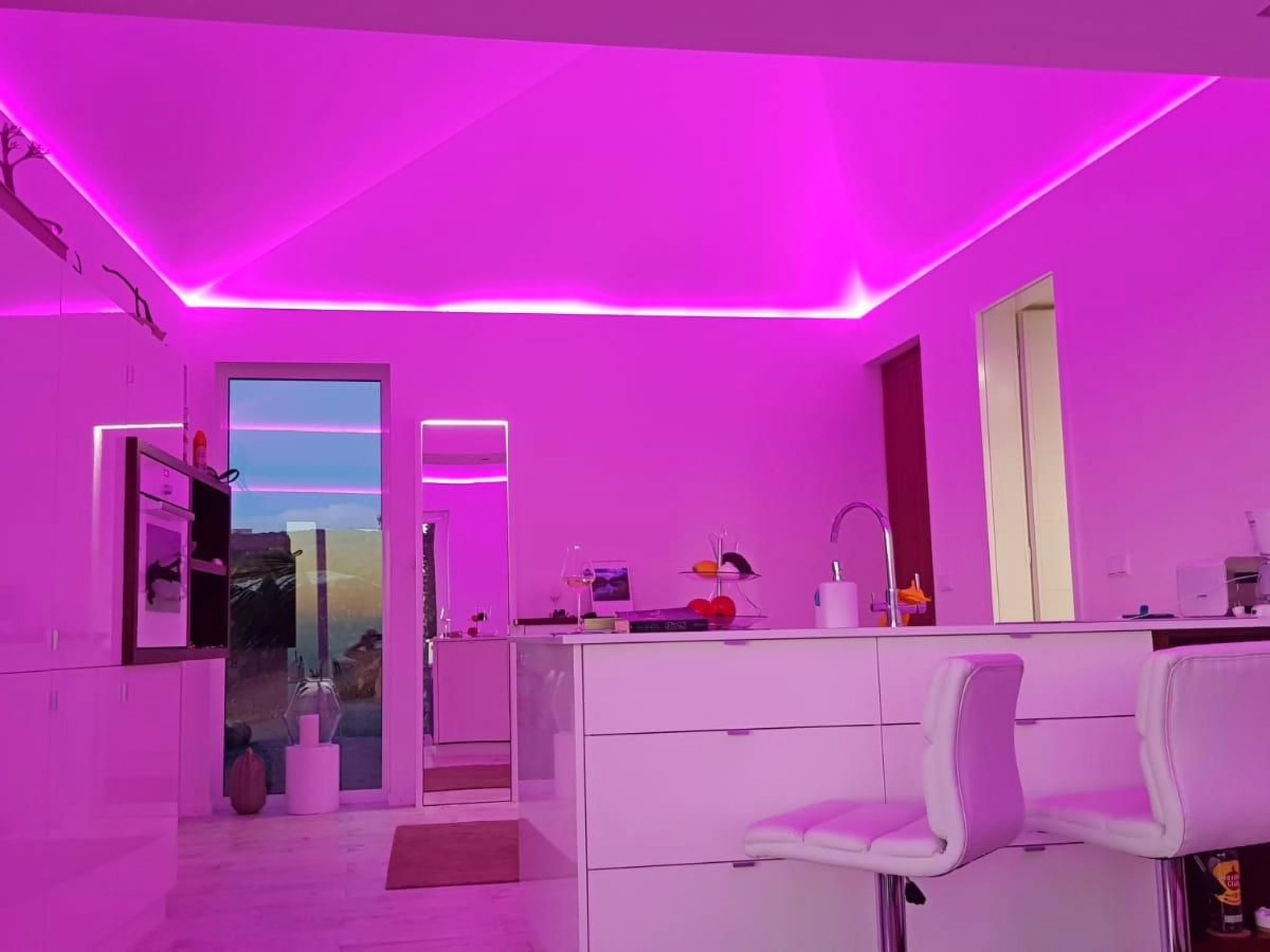 Moderne Architekten-Villa mit Infinity-Pool und Meerblick-Image-tags.info