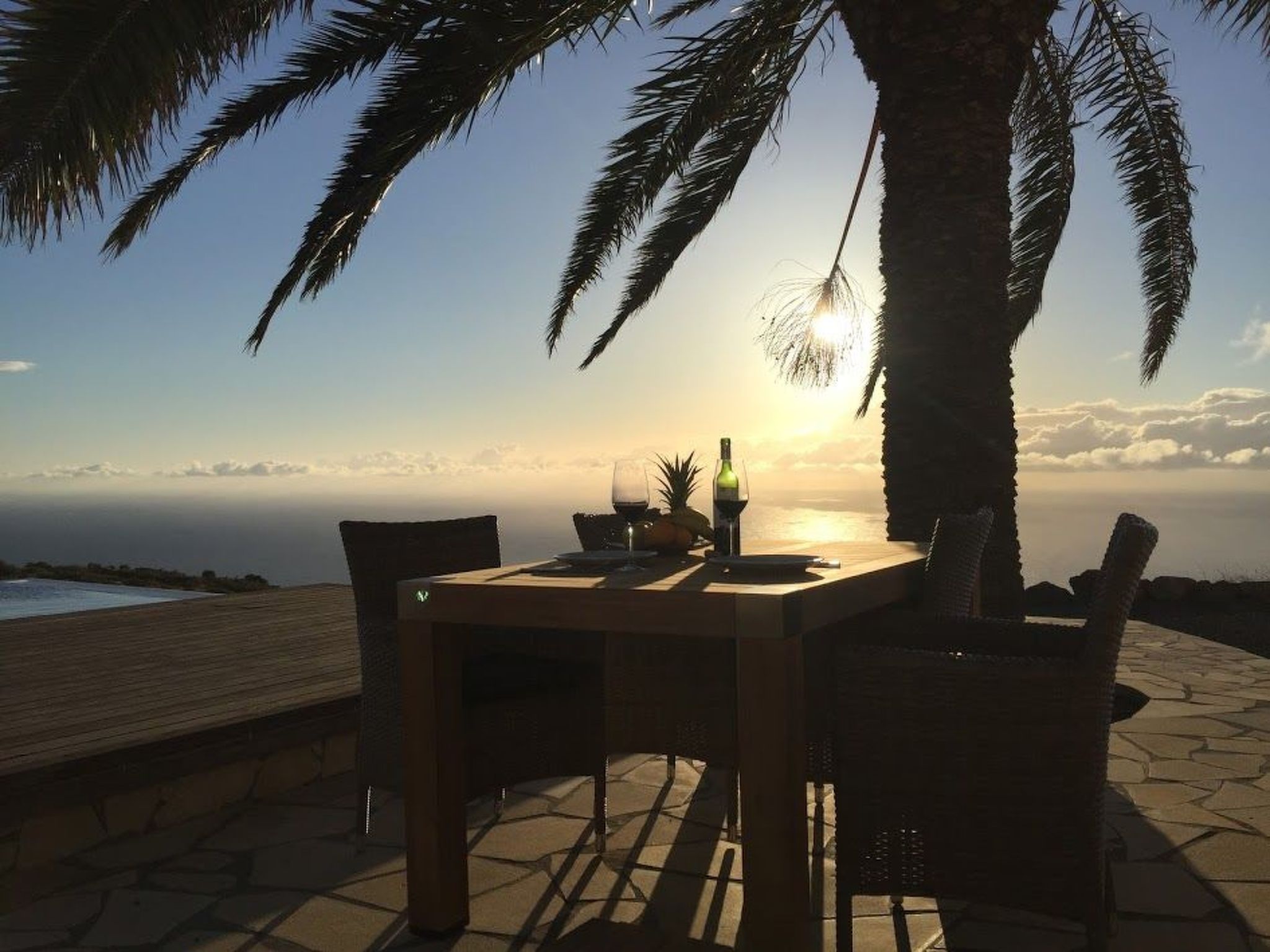 Romantische Ferienvilla mit Infinity-Pool und Panoramameerblick-Image-tags.info