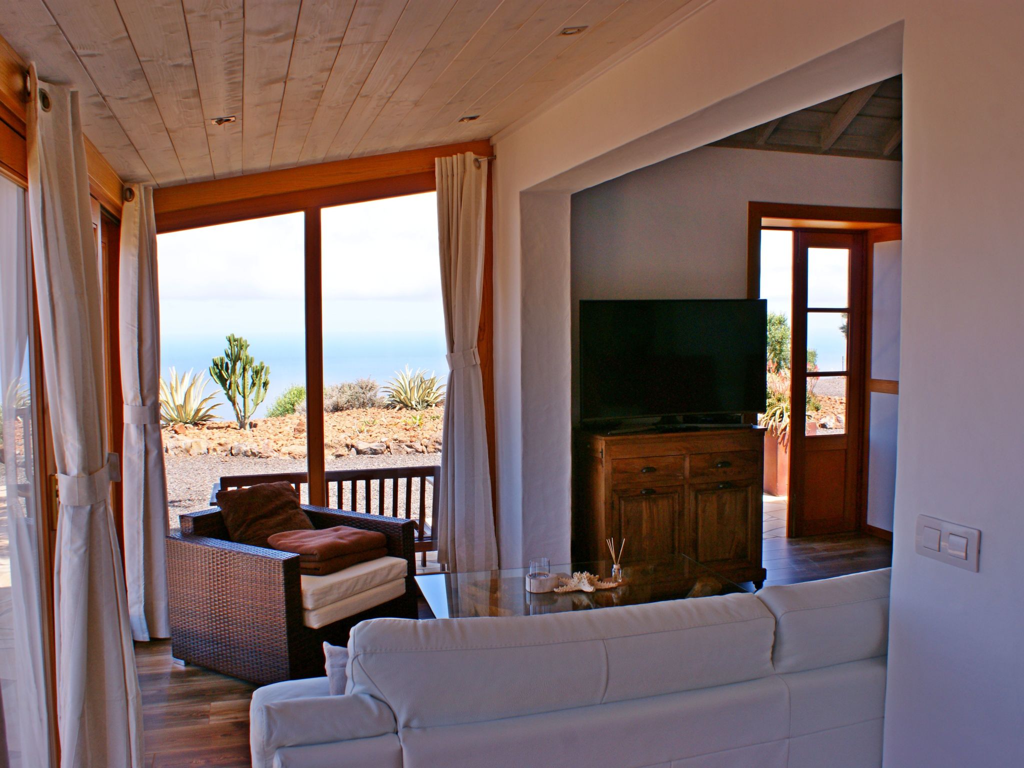 Romantische Ferienvilla mit Infinity-Pool und Panoramameerblick-Image-tags.info