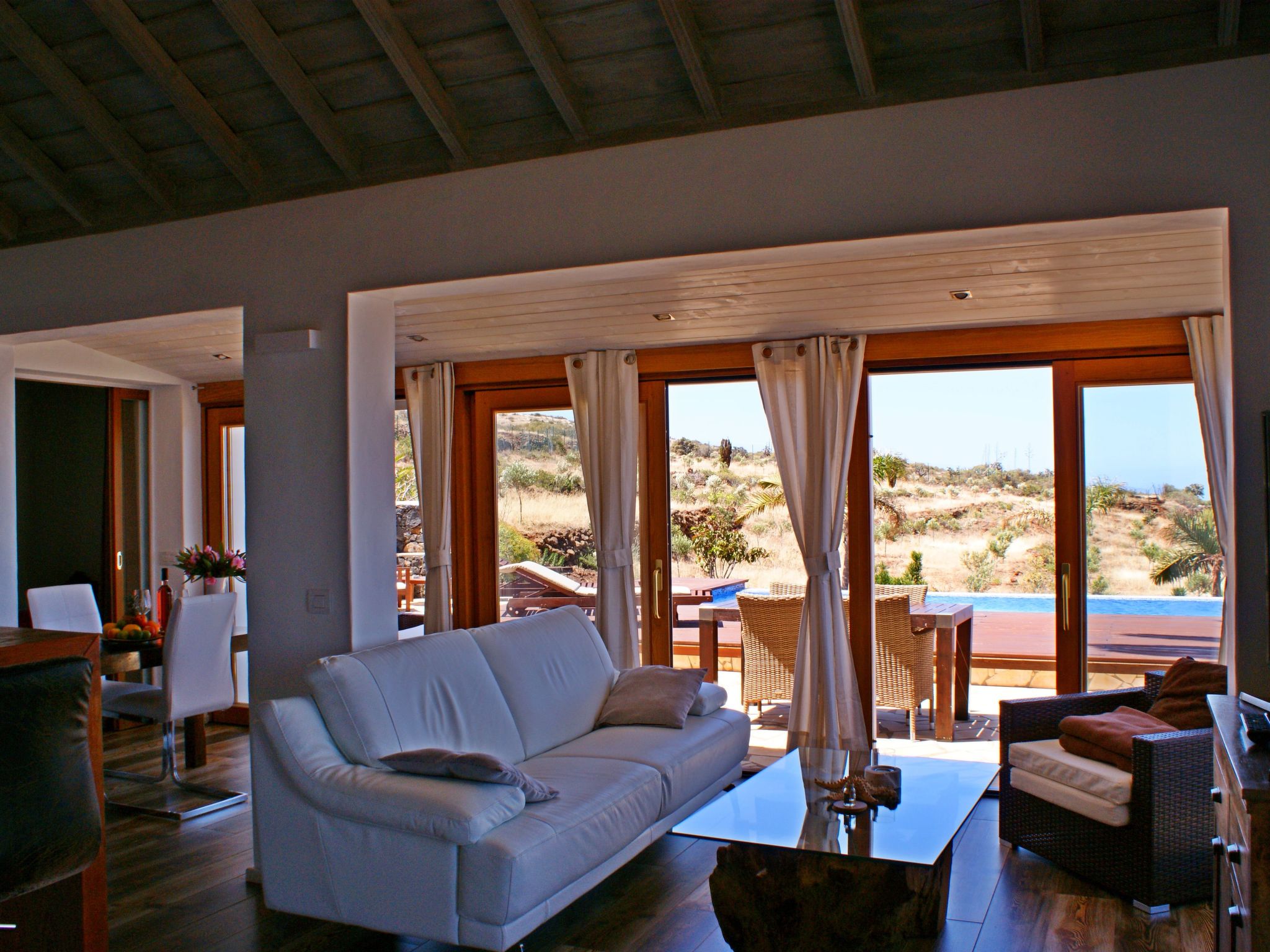 Romantische Ferienvilla mit Infinity-Pool und Panoramameerblick-Image-tags.info