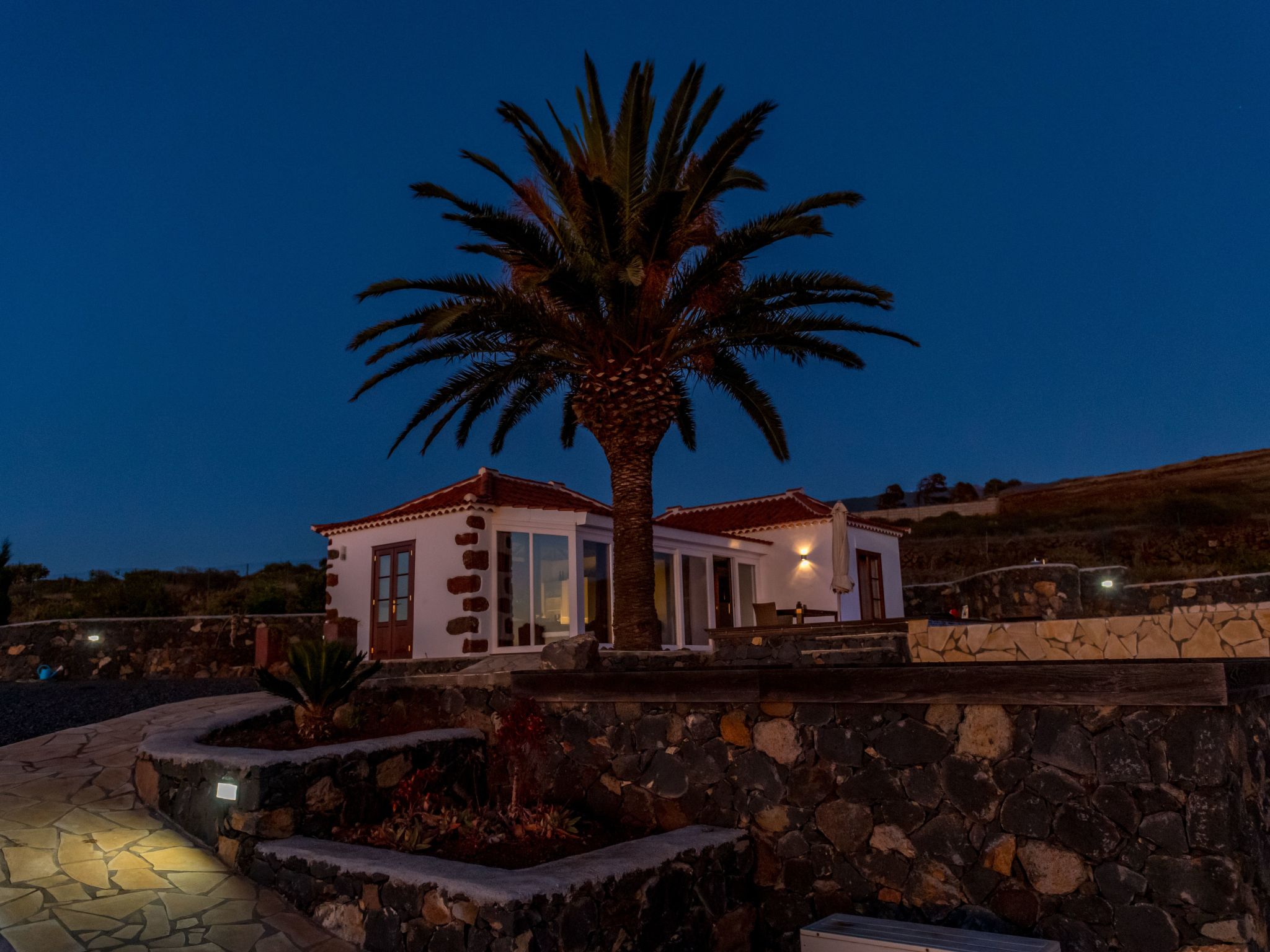 Romantische Ferienvilla mit Infinity-Pool und Panoramameerblick-Image-tags.info