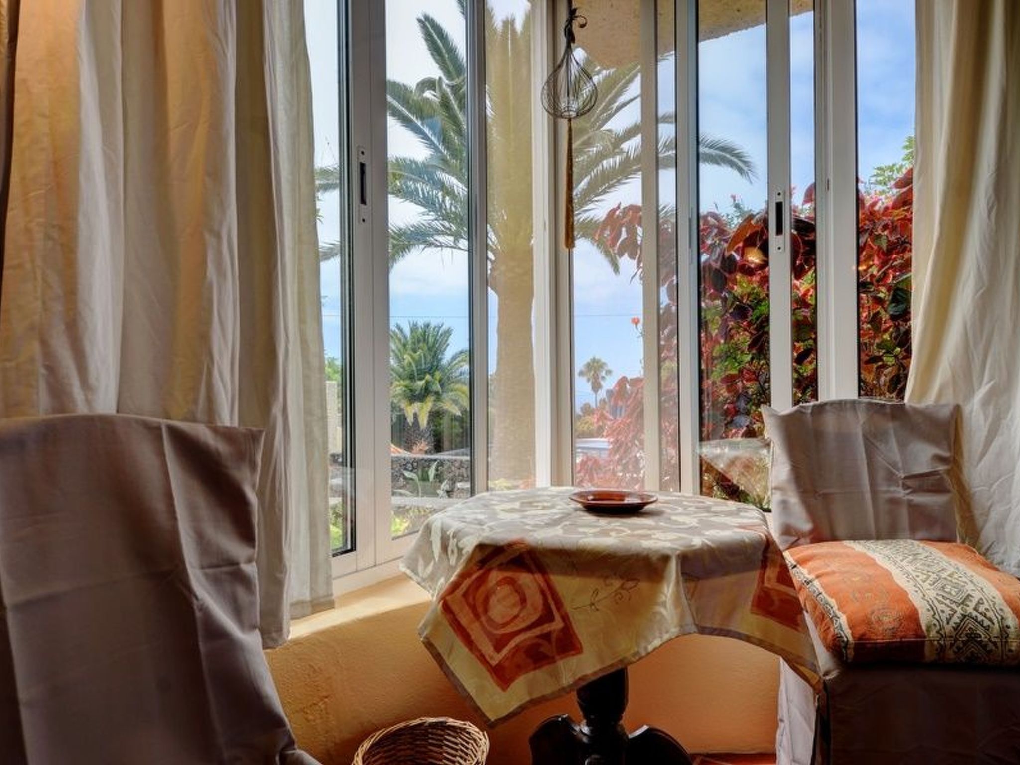 Perla del Sol-Inside