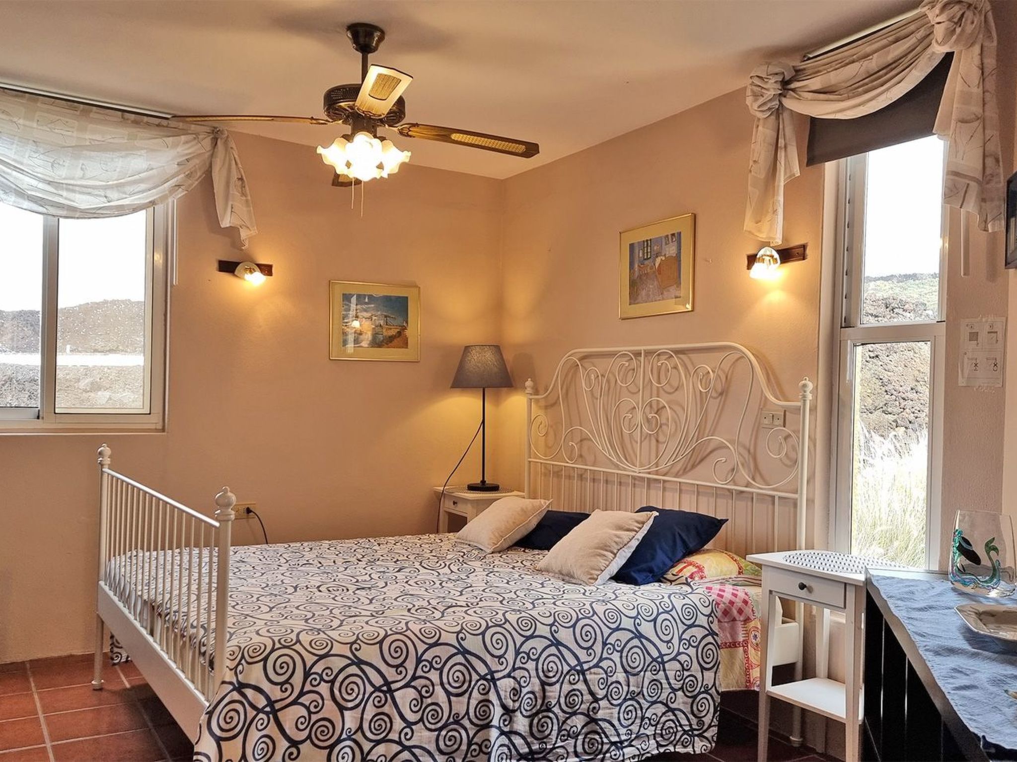 Perla del Sol-Inside