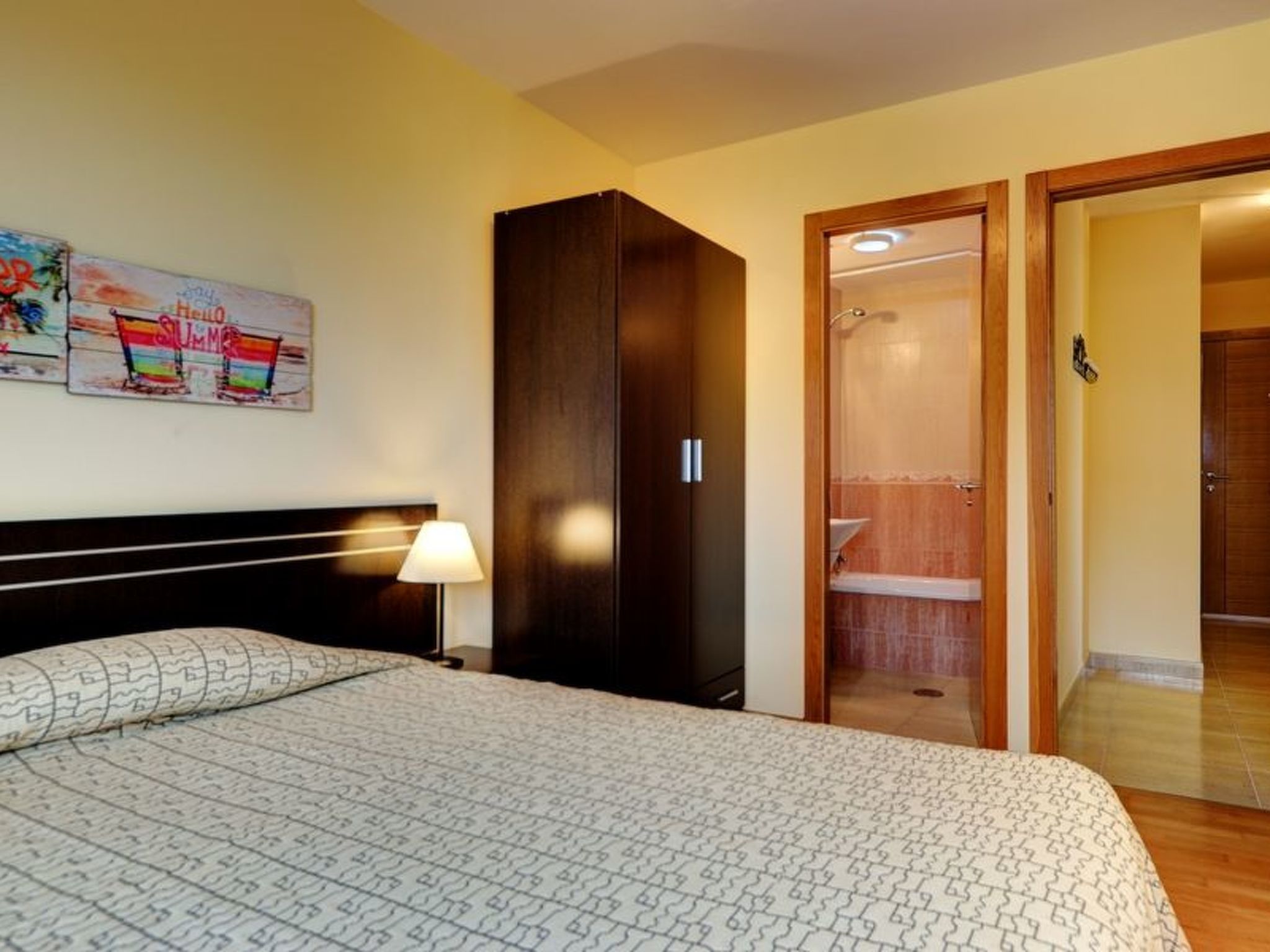 Belair mit Pool-Binnen