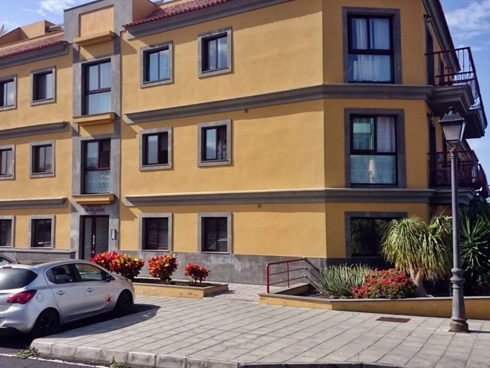 Belair mit Pool-Binnen