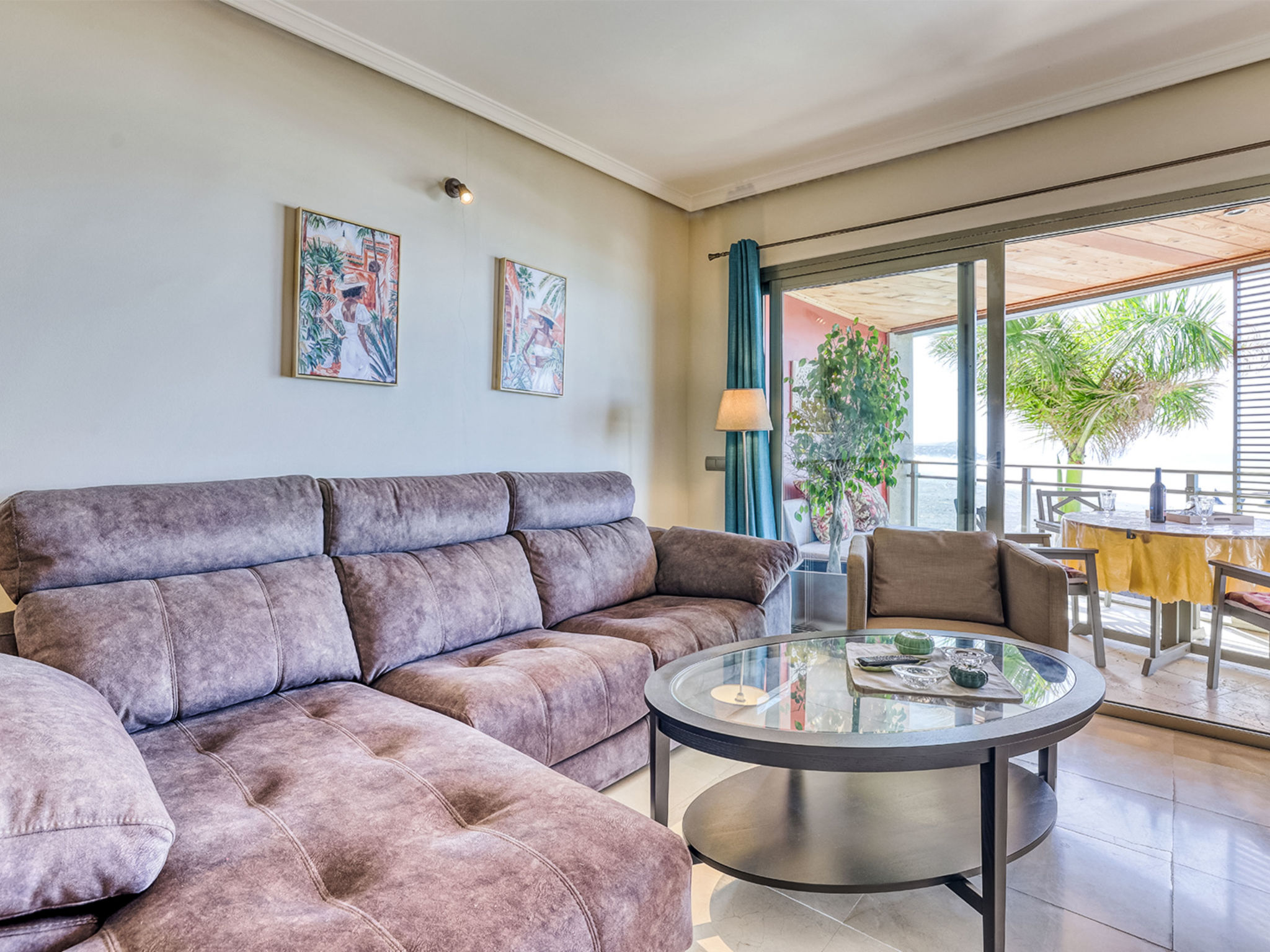 Balcon al Mar - Inside