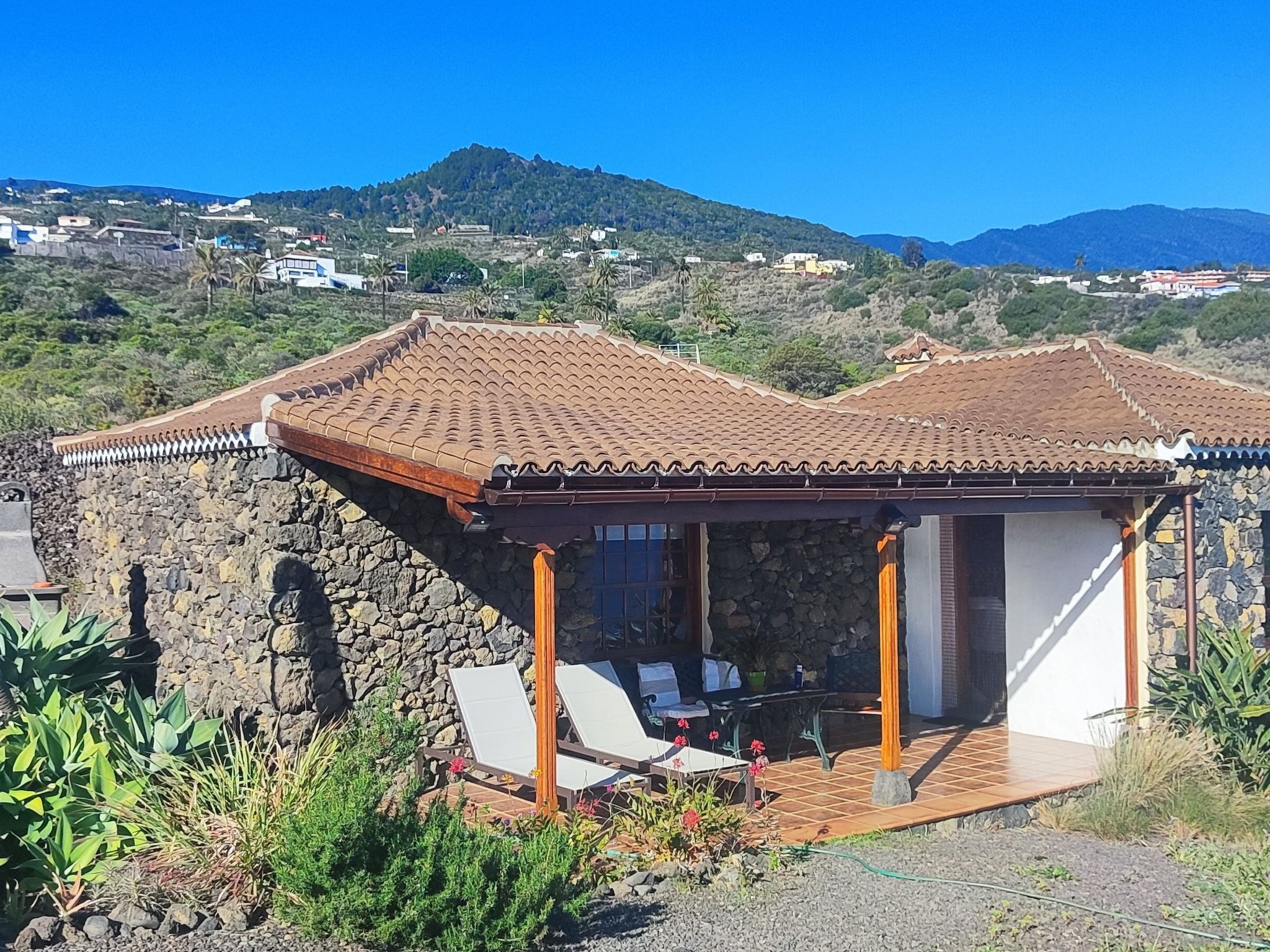 In Monte Breñas mit Grill, Terrasse und Garten-Binnen