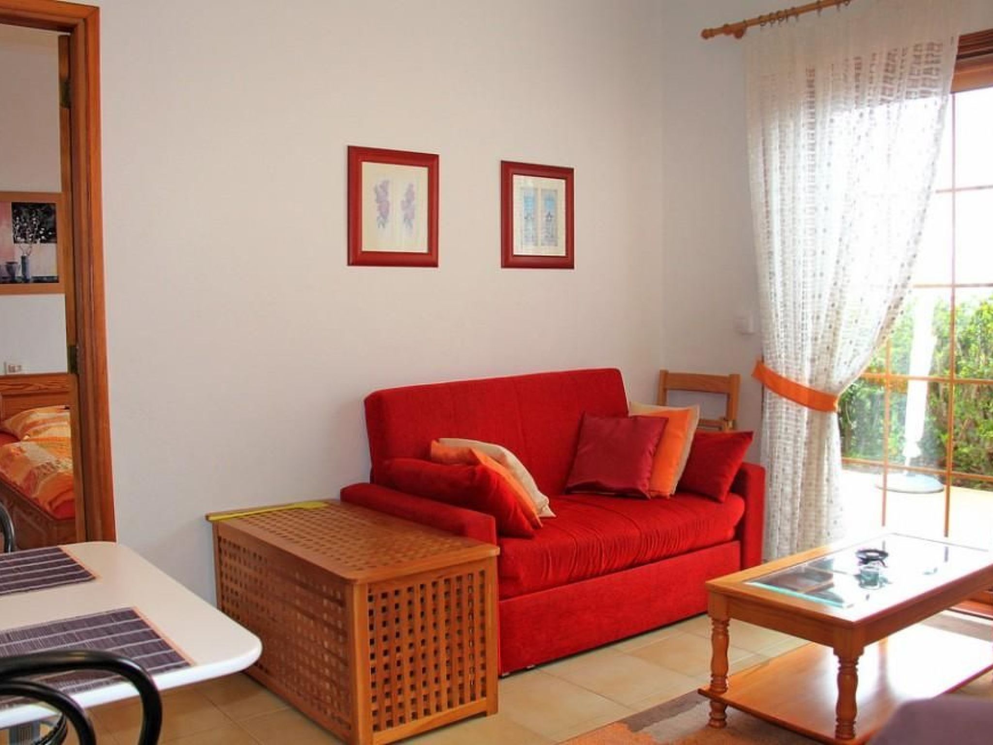 Discover the ideal holiday home for up to three guests in Tajuya, La Palma. This inviting ground floor holiday flat offers an unforgettable experience for those seeking the breathtaking beauty of the ..