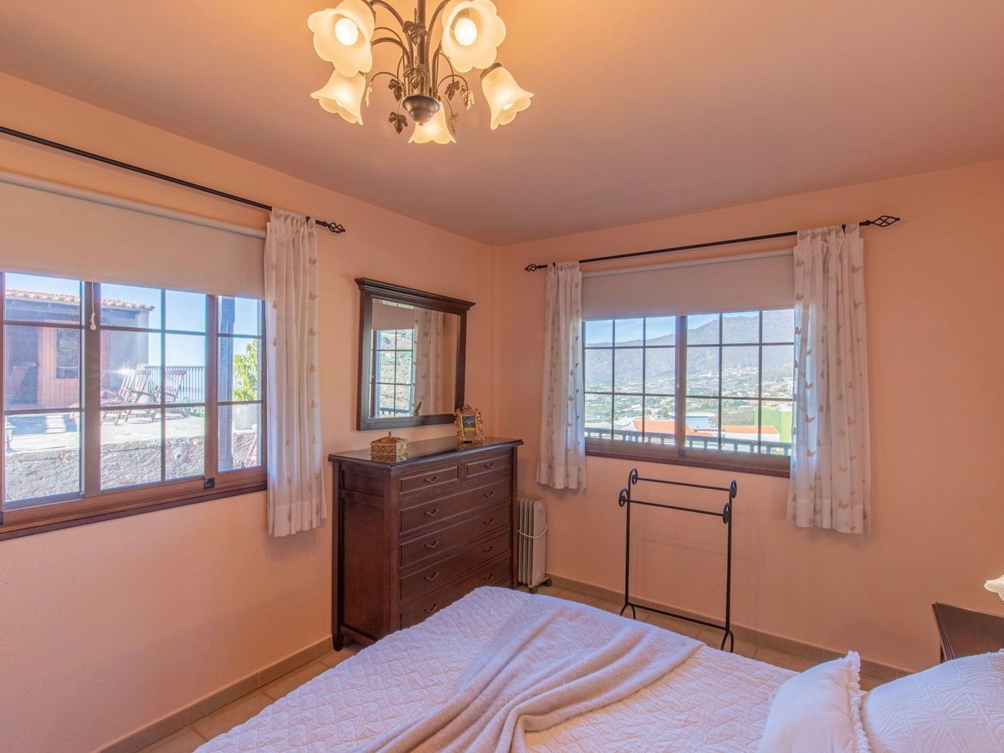 "Casa Nieves" mit Sauna und Whirlpool-Binnen