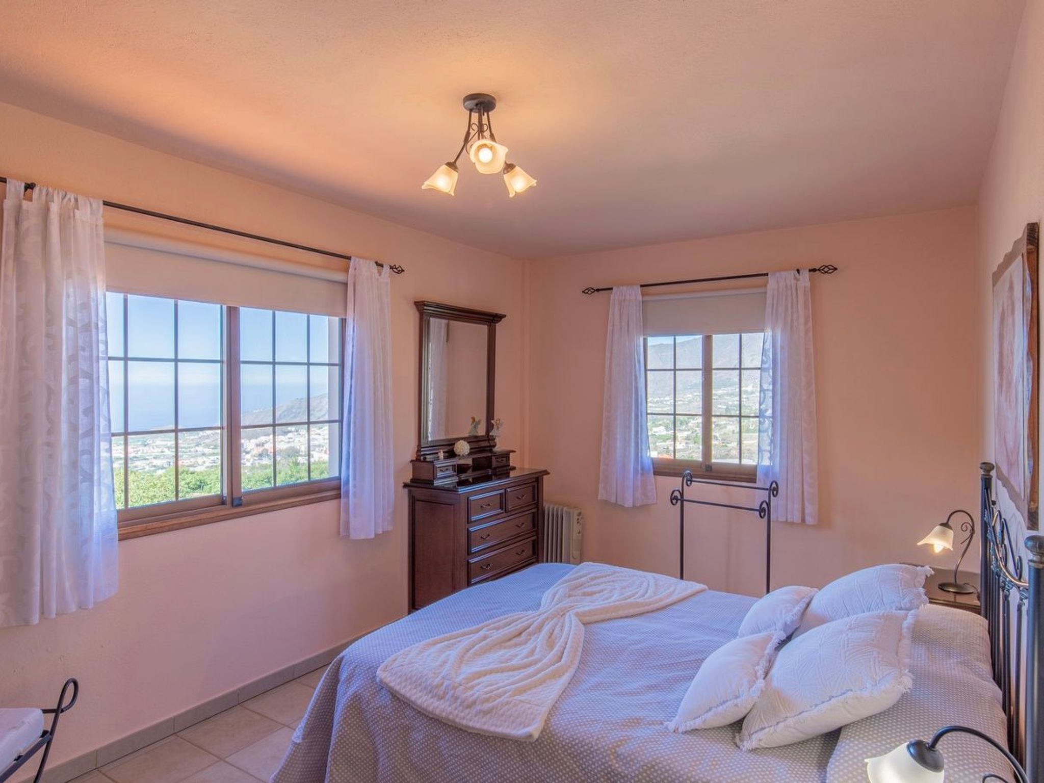 "Casa Nieves" mit Sauna und Whirlpool-Binnen