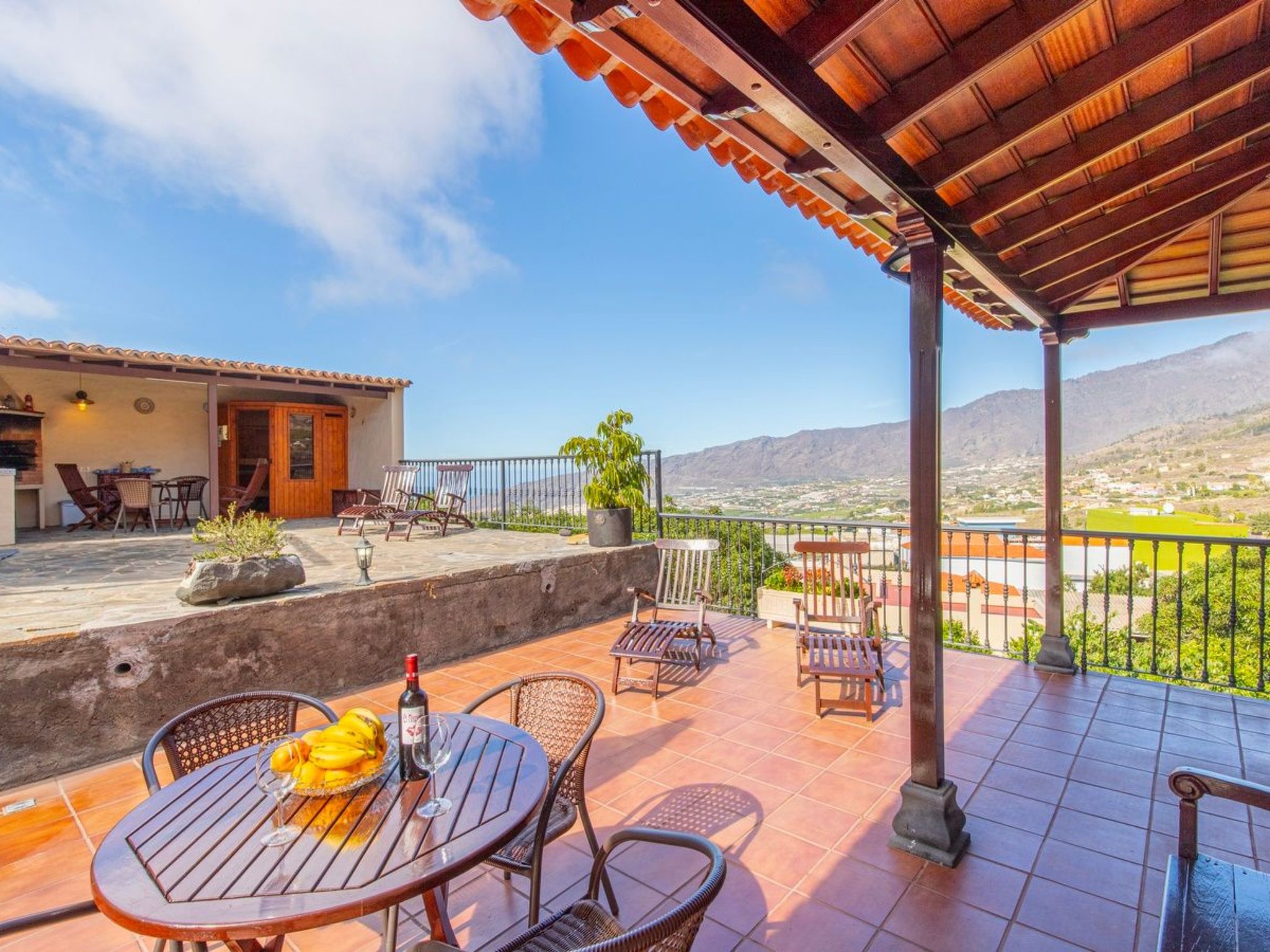 "Casa Nieves" mit Sauna und Whirlpool-Binnen