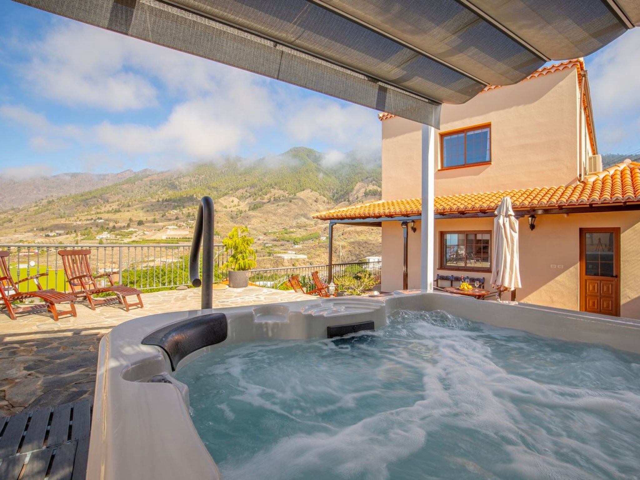 "Casa Nieves" mit Sauna und Whirlpool-Binnen