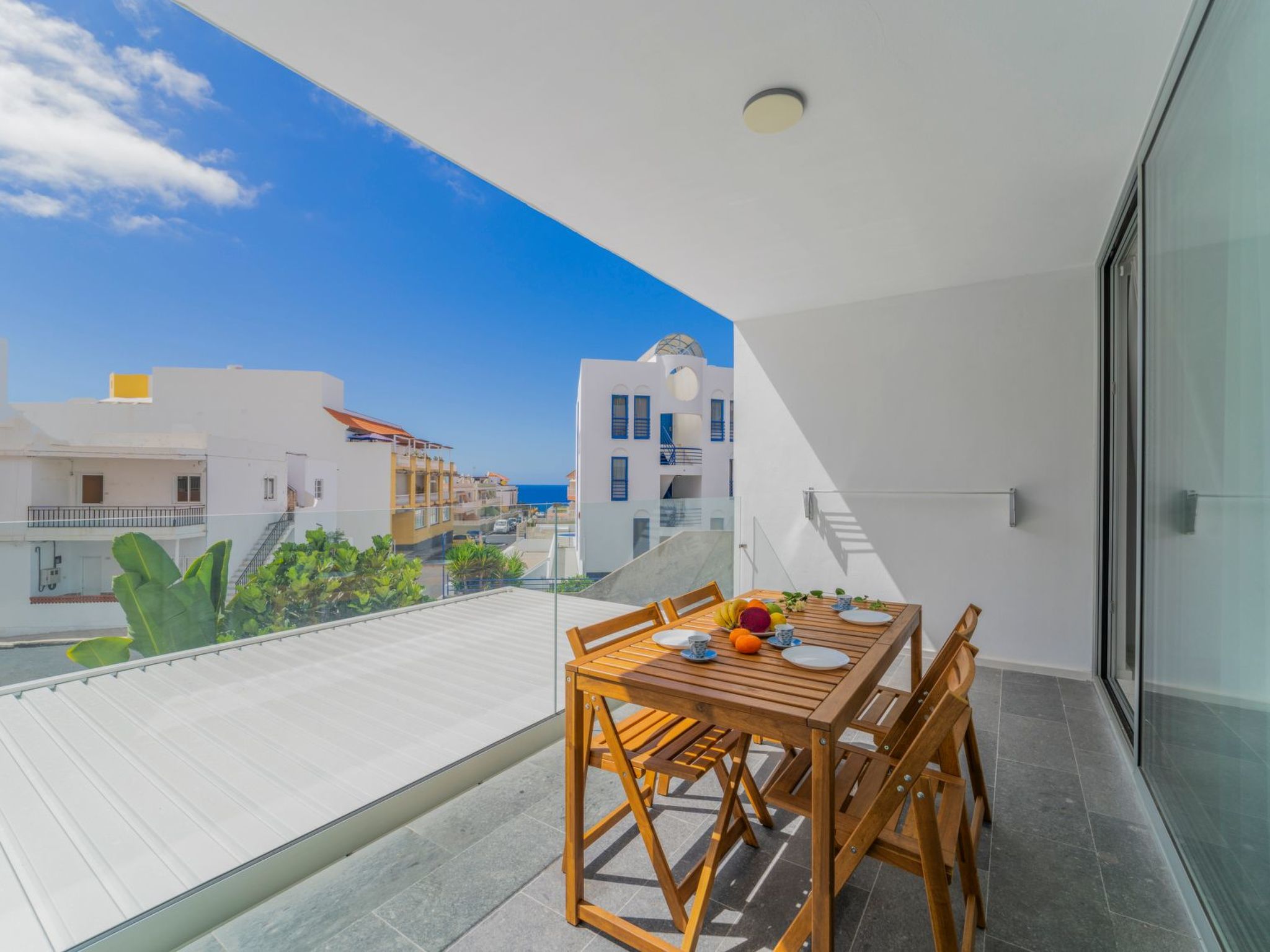 Schönes Appartement Pool und Strand — Terrace (3 of 14)