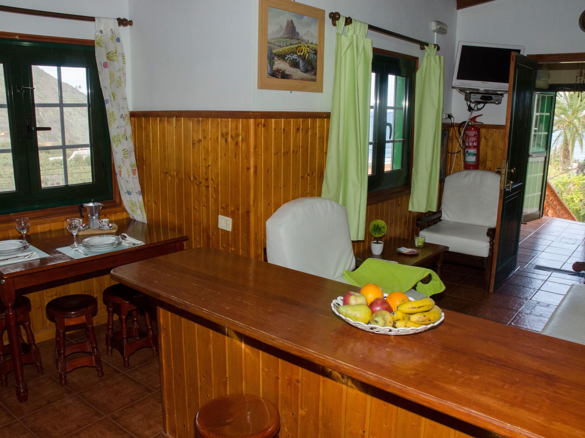 Ländliches Haus mit herrlichem Blick auf das Meer und das Tal.-Binnen