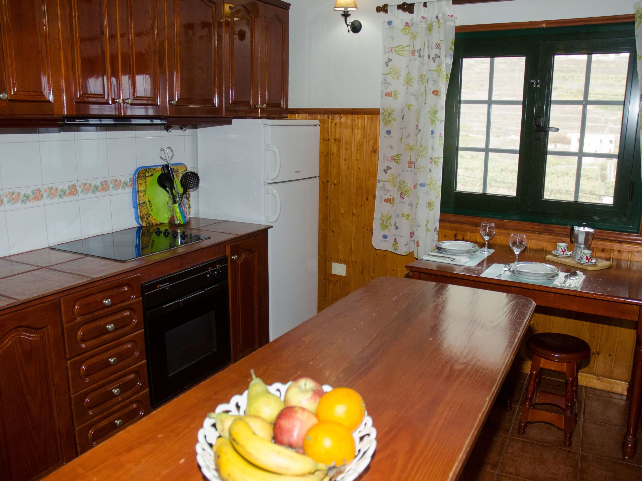 Ländliches Haus mit herrlichem Blick auf das Meer und das Tal.-Binnen