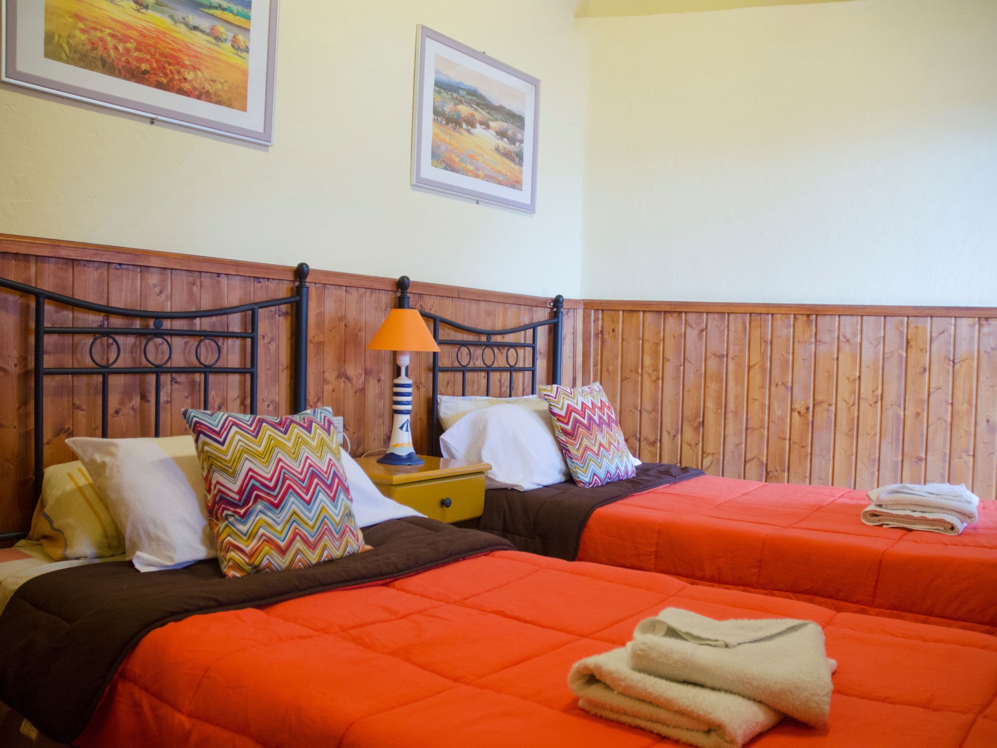 Ländliches Haus mit herrlichem Blick auf das Meer und das Tal.-Binnen