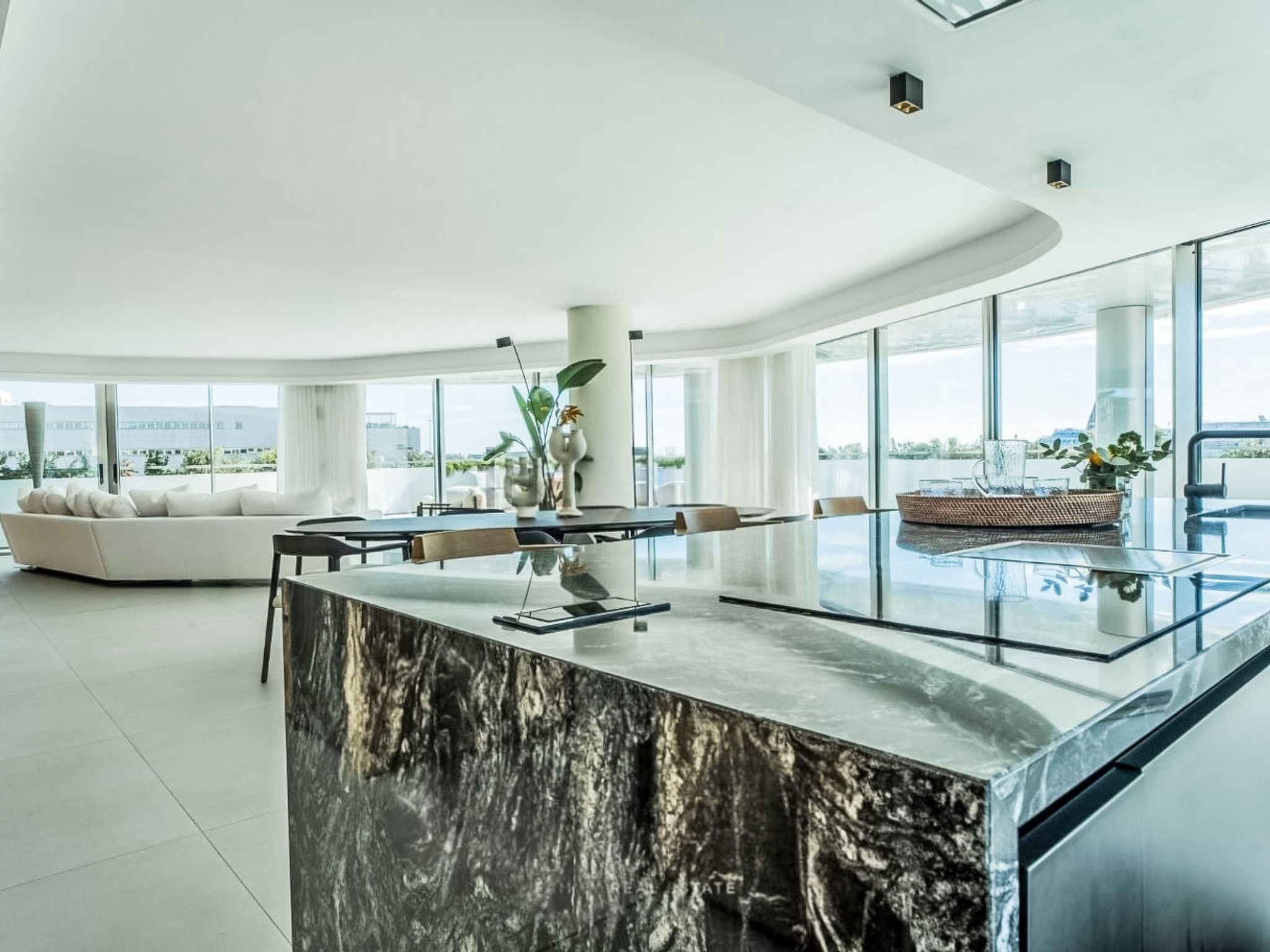 Iconic 4BR Penthouse - Image 2