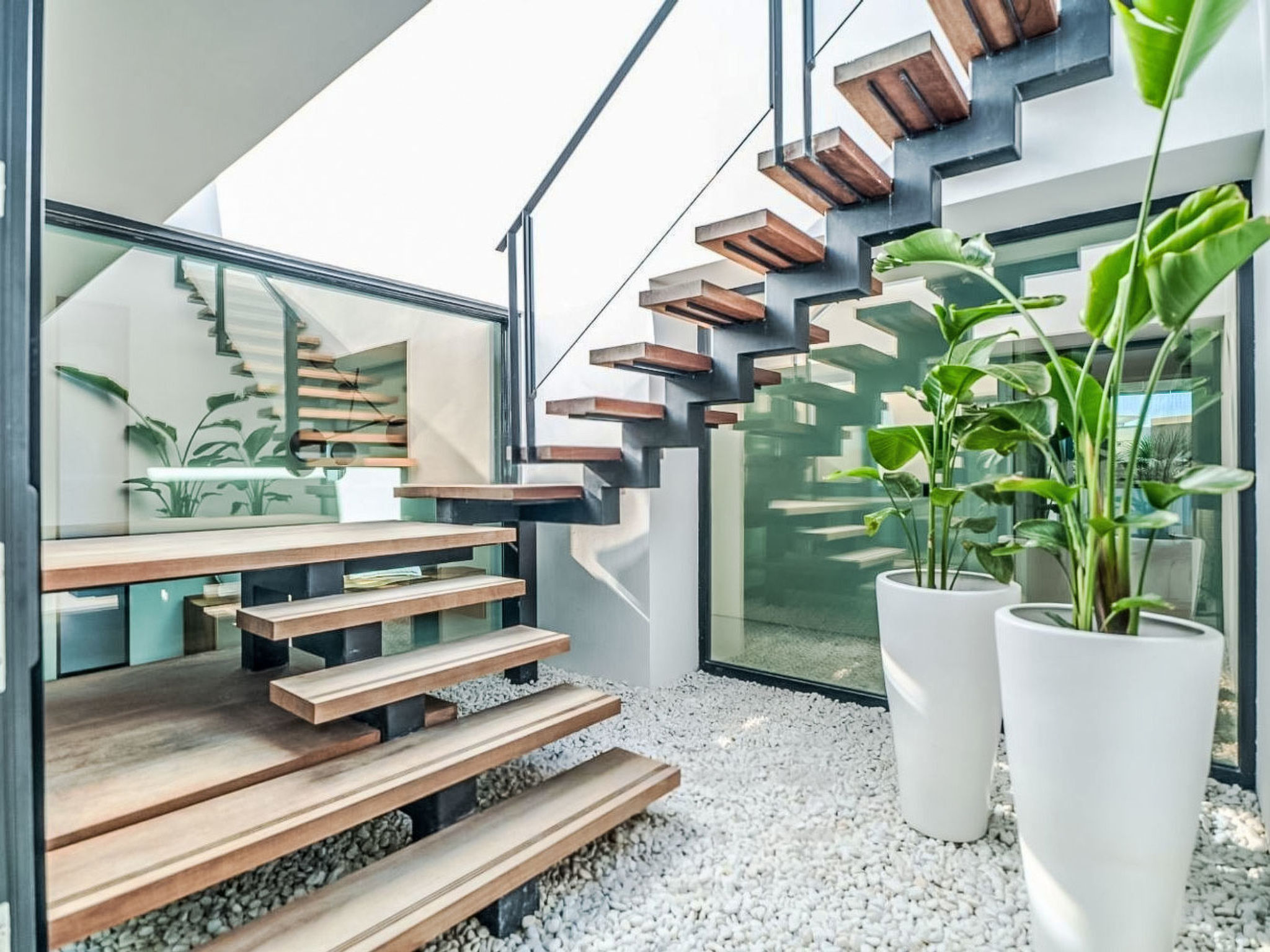 Iconic 4BR Penthouse - Image 3