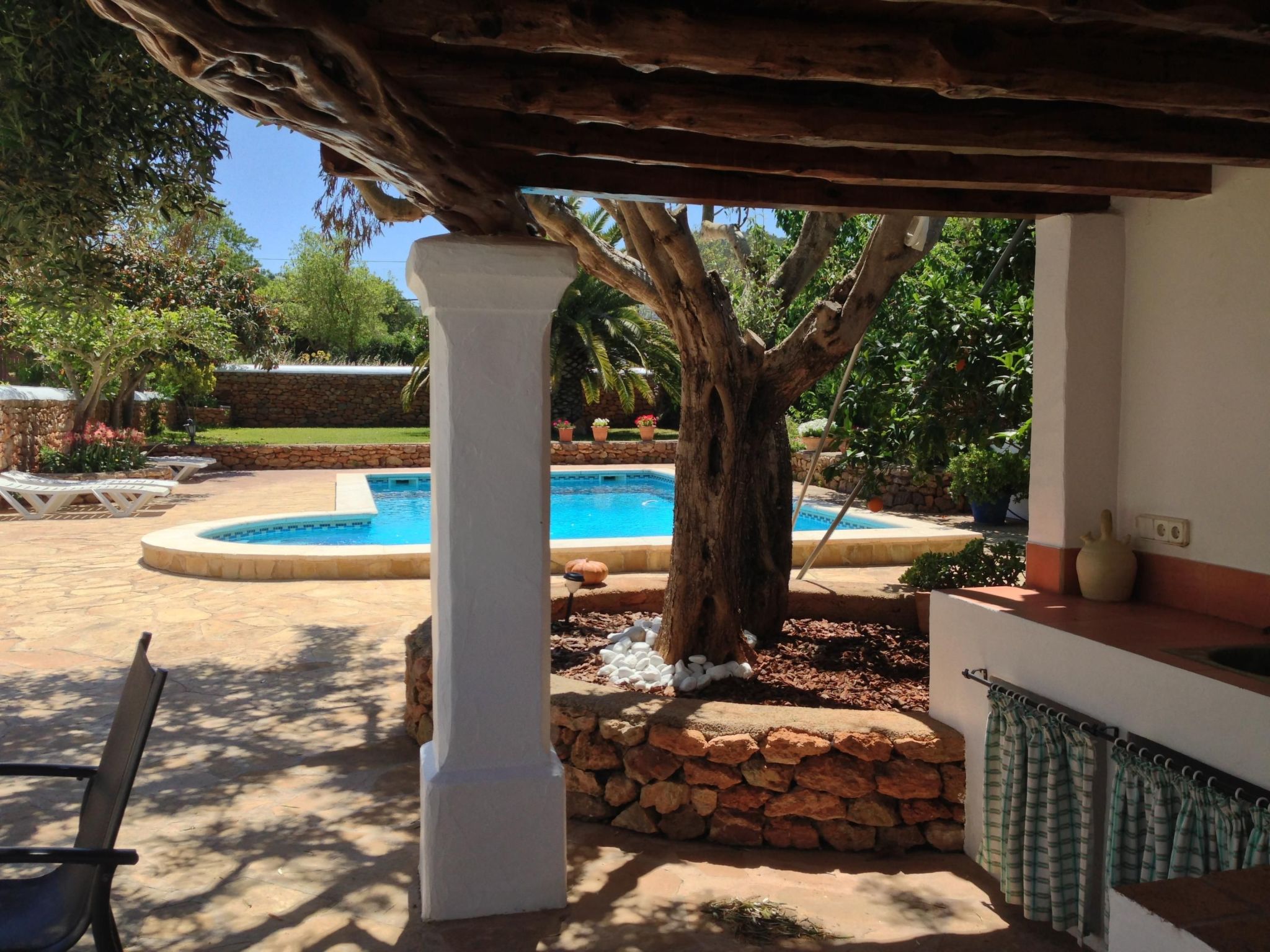 Renoviertes Ferienhaus in Sant Carles De Peralta mit Eigenem Pool-Binnen